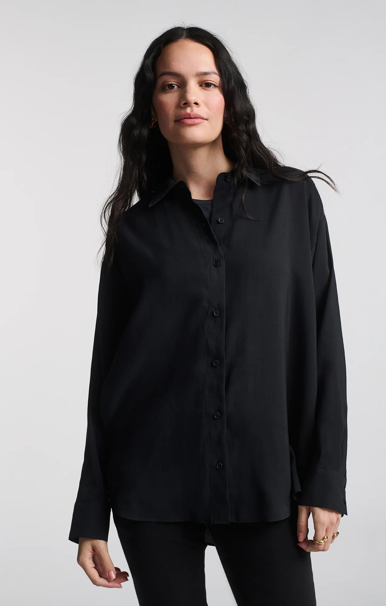 LUXE TOUCH BUTTON-UP SHIRT IN BLACK