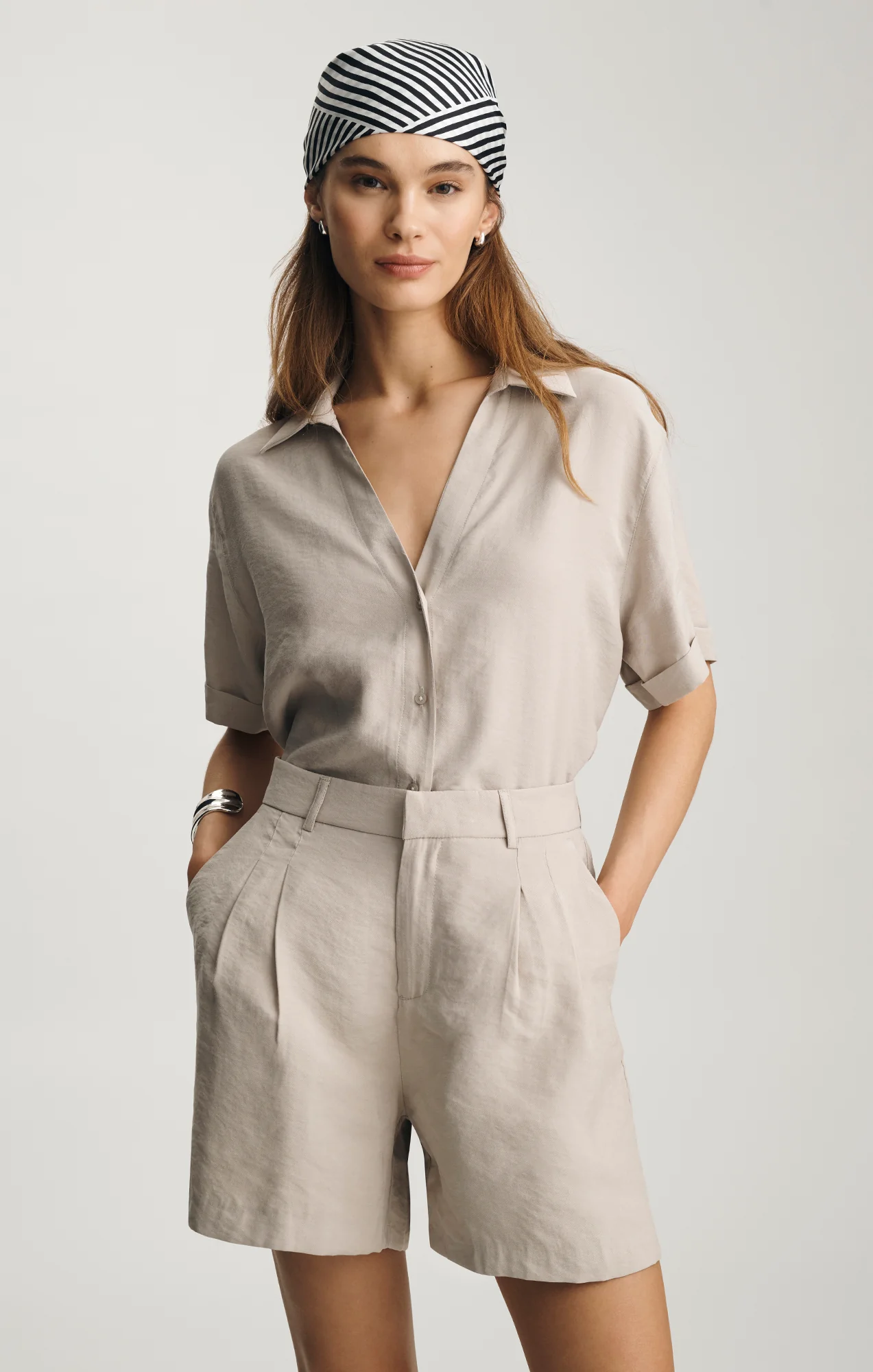 LUXE TOUCH PLEATED SHORTS IN OYSTER GRAY - Image 3