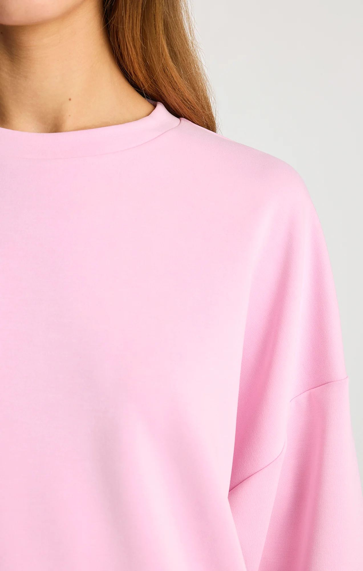 LUXE TOUCH TENCEL™ SWEATSHIRT IN LILAC SACHET - Image 4