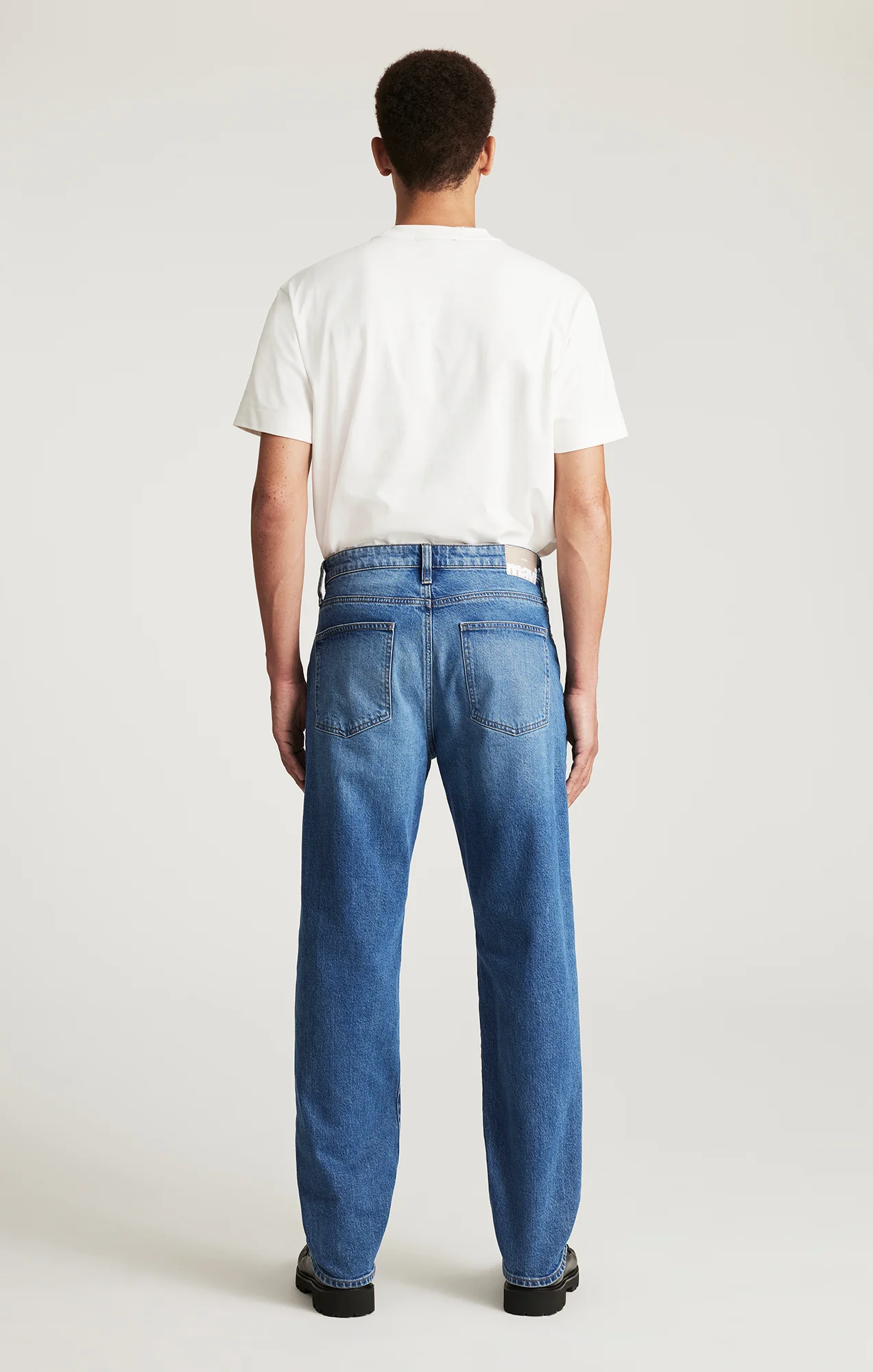 MARCEL LOOSE STRAIGHT LEG IN MID BRUSHED CLASSIC BLUE - Image 4