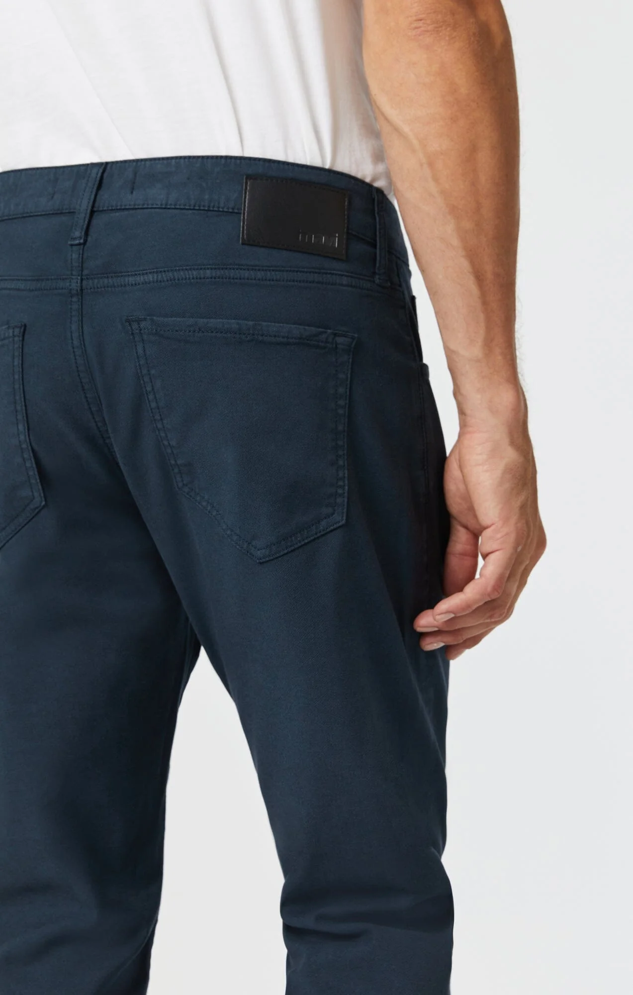 MARCUS SLIM STRAIGHT LEG IN DARK NAVY LUXE TWILL - Image 5