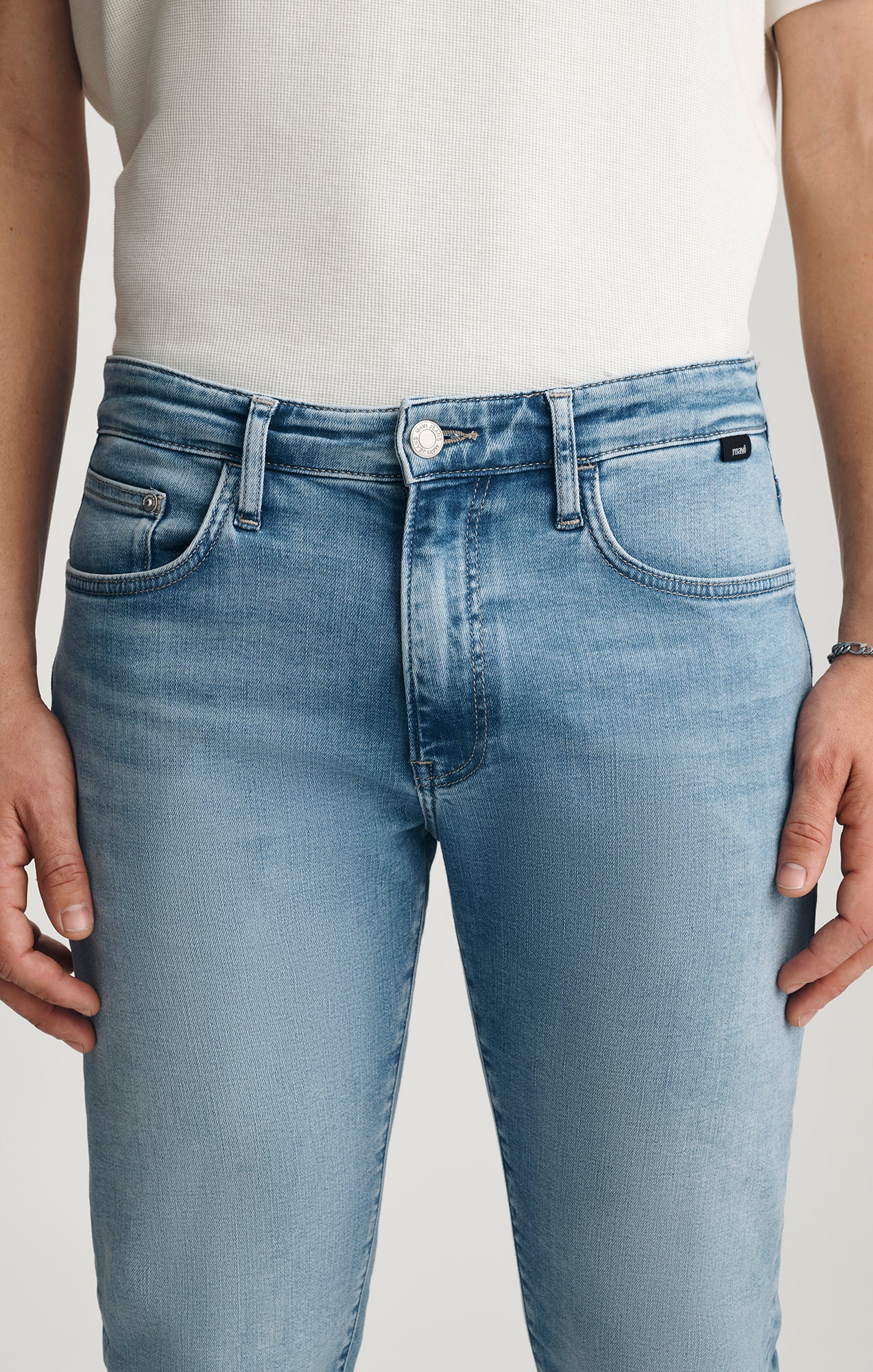MARCUS SLIM STRAIGHT LEG IN LIGHT BLUE FEATHER BLUE - Image 6