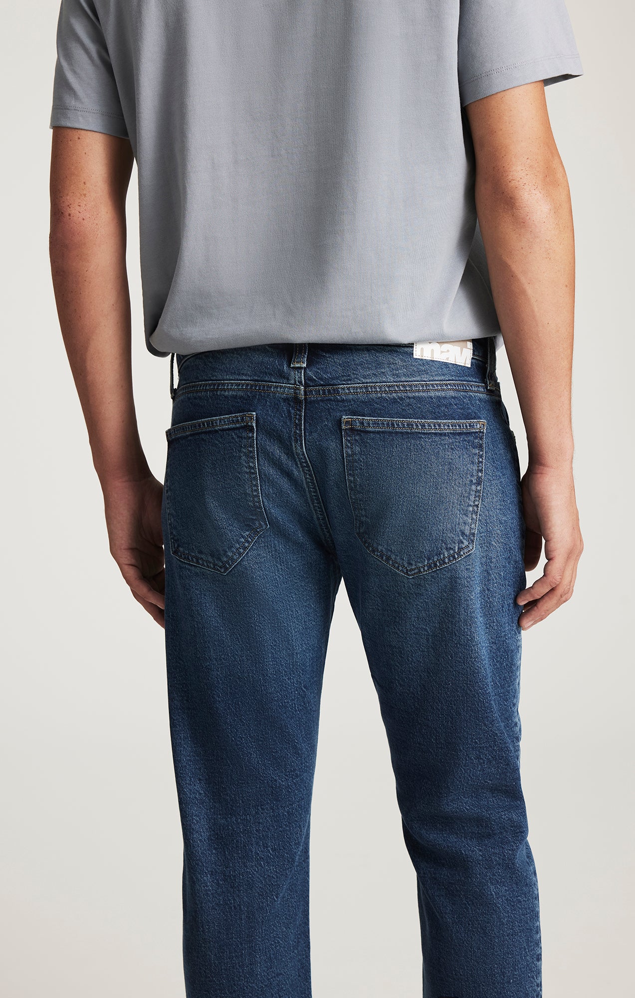 MARCUS SLIM STRAIGHT LEG IN MID CLASSIC BLUE - Image 6