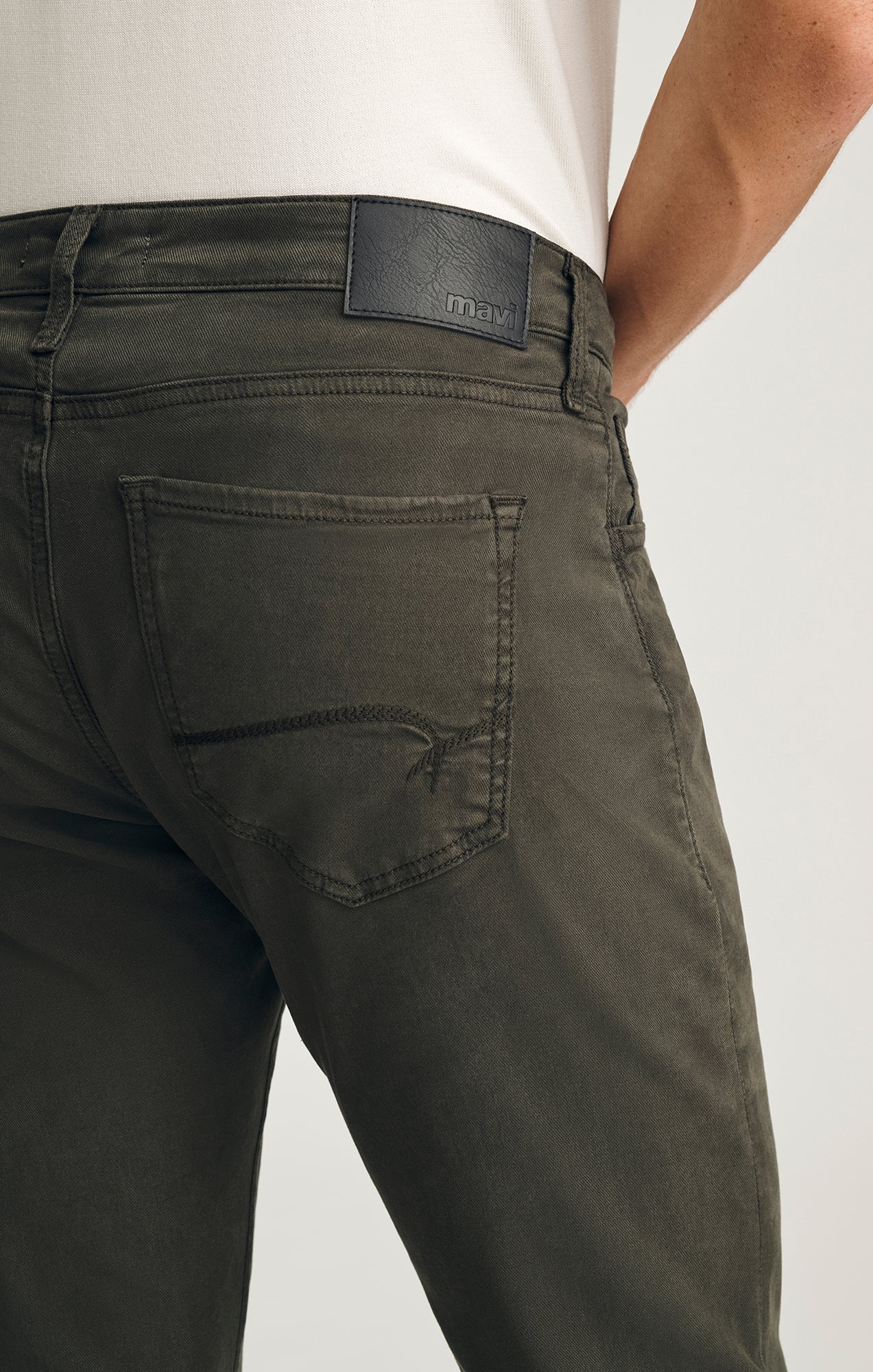 MARCUS SLIM STRAIGHT LEG IN PEAT LUXE TWILL - Image 5