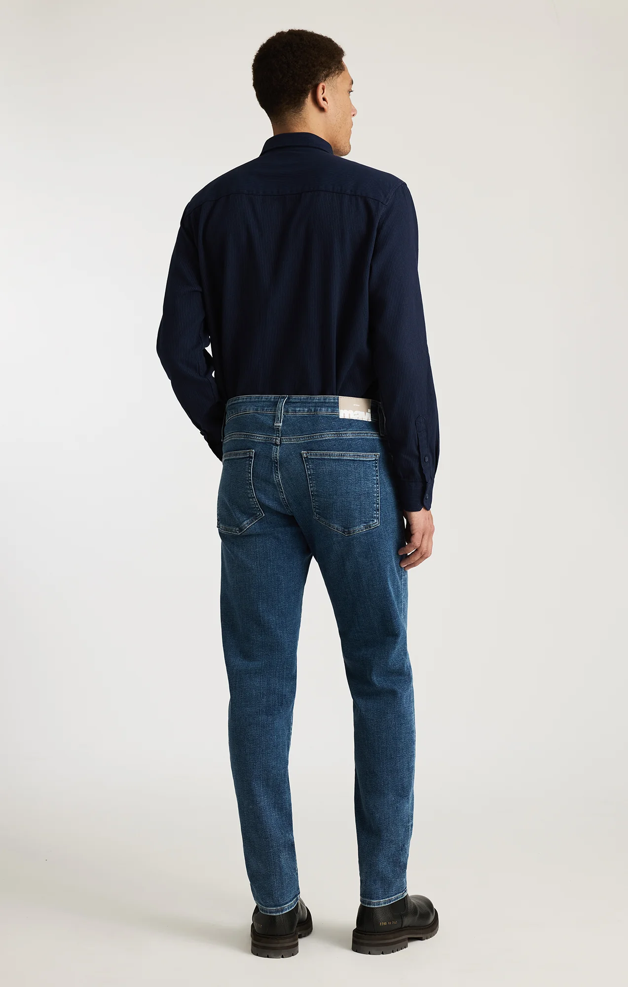 MARVIN RELAXED TAPERED LEG IN MID BRUSHED CLASSIC VINTAGE - Image 3