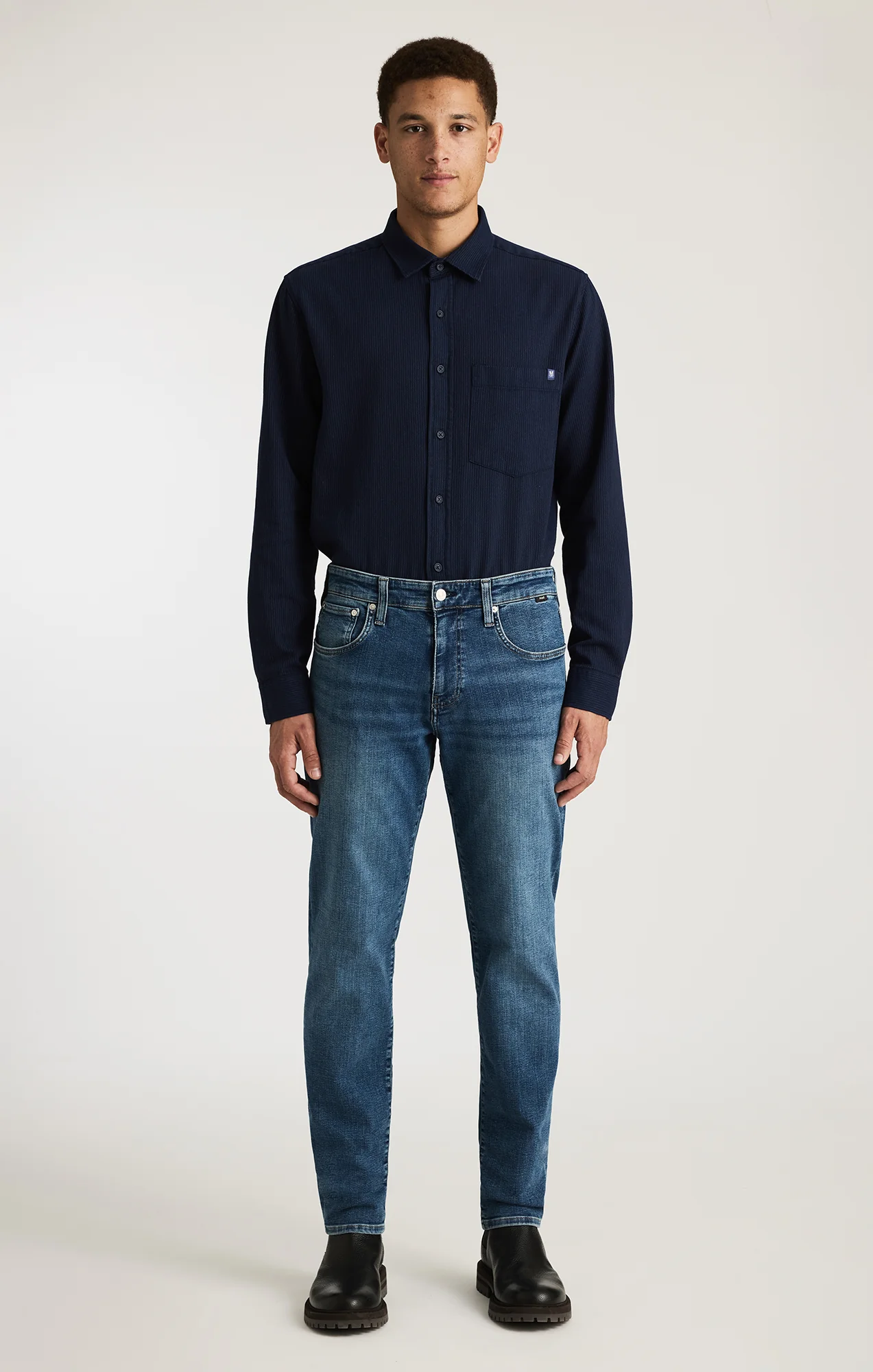 MARVIN RELAXED TAPERED LEG IN MID BRUSHED CLASSIC VINTAGE - Image 4