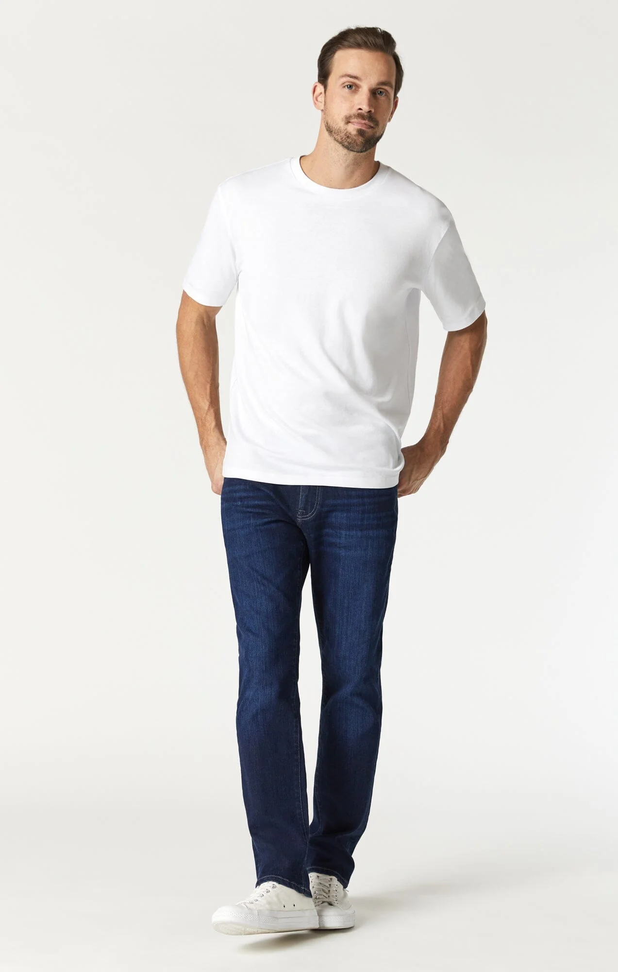 BASIC CREW NECK T-SHIRT IN WHITE - Image 6