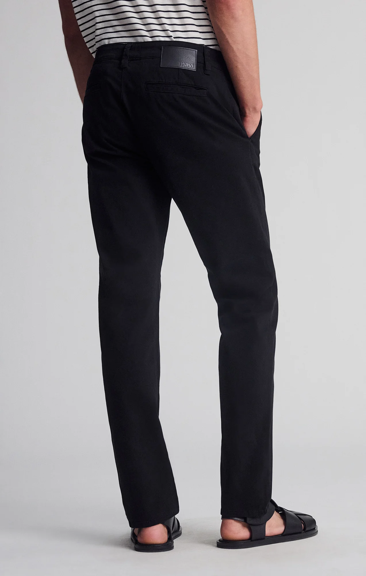 MILTON SLIM STRAIGHT CHINO IN BLACK CASUAL TWILL - Image 4