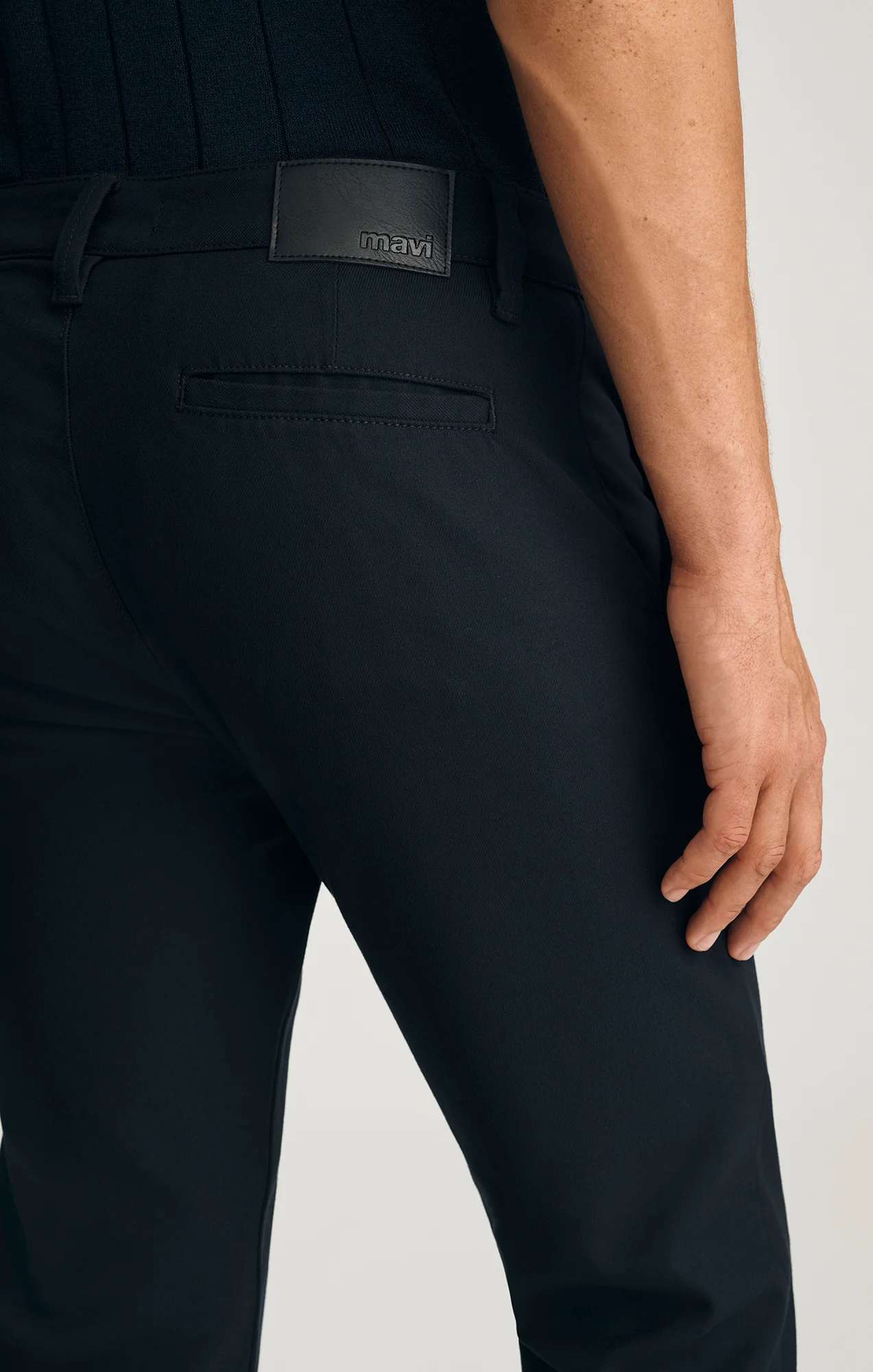 MILTON SLIM STRAIGHT CHINO IN NAVY FEATHER TWEED - Image 4