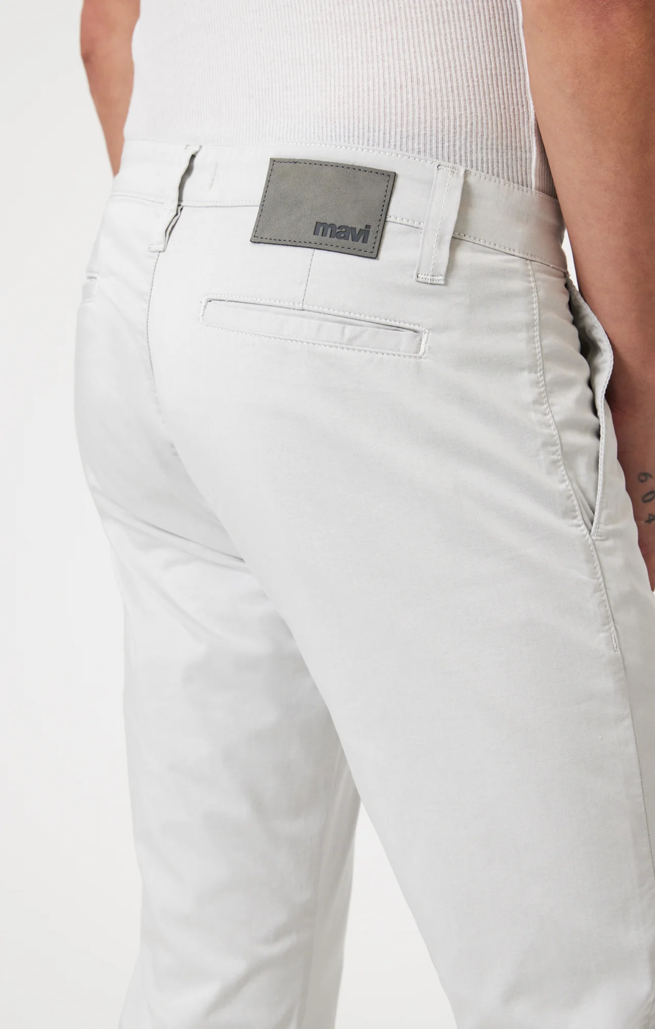 MILTON SLIM STRAIGHT CHINO PANTS IN STONE CITY SMART - Image 4