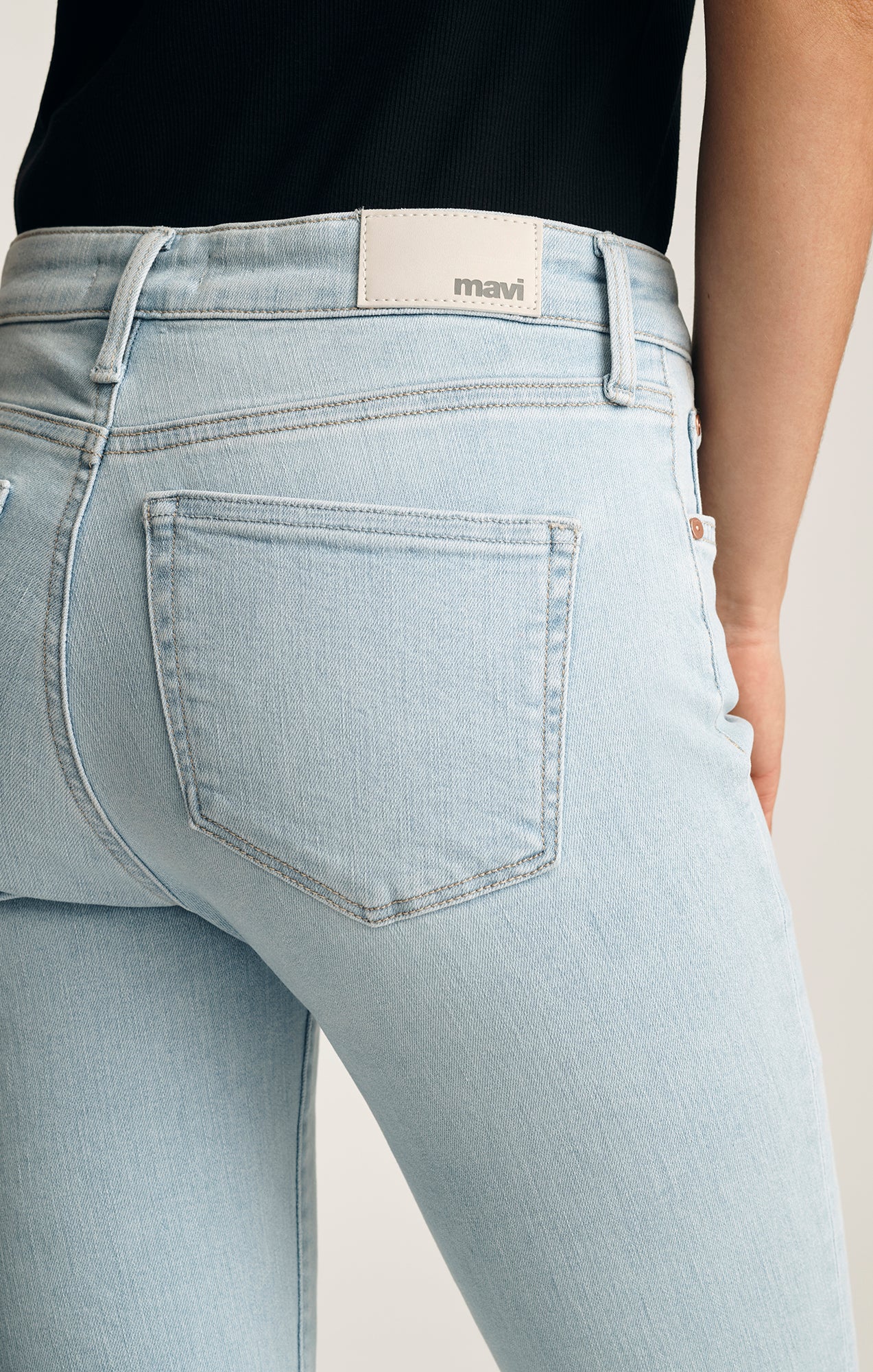 MOLLY BOOTCUT IN BLEACHED FLEX BLUE - Image 5