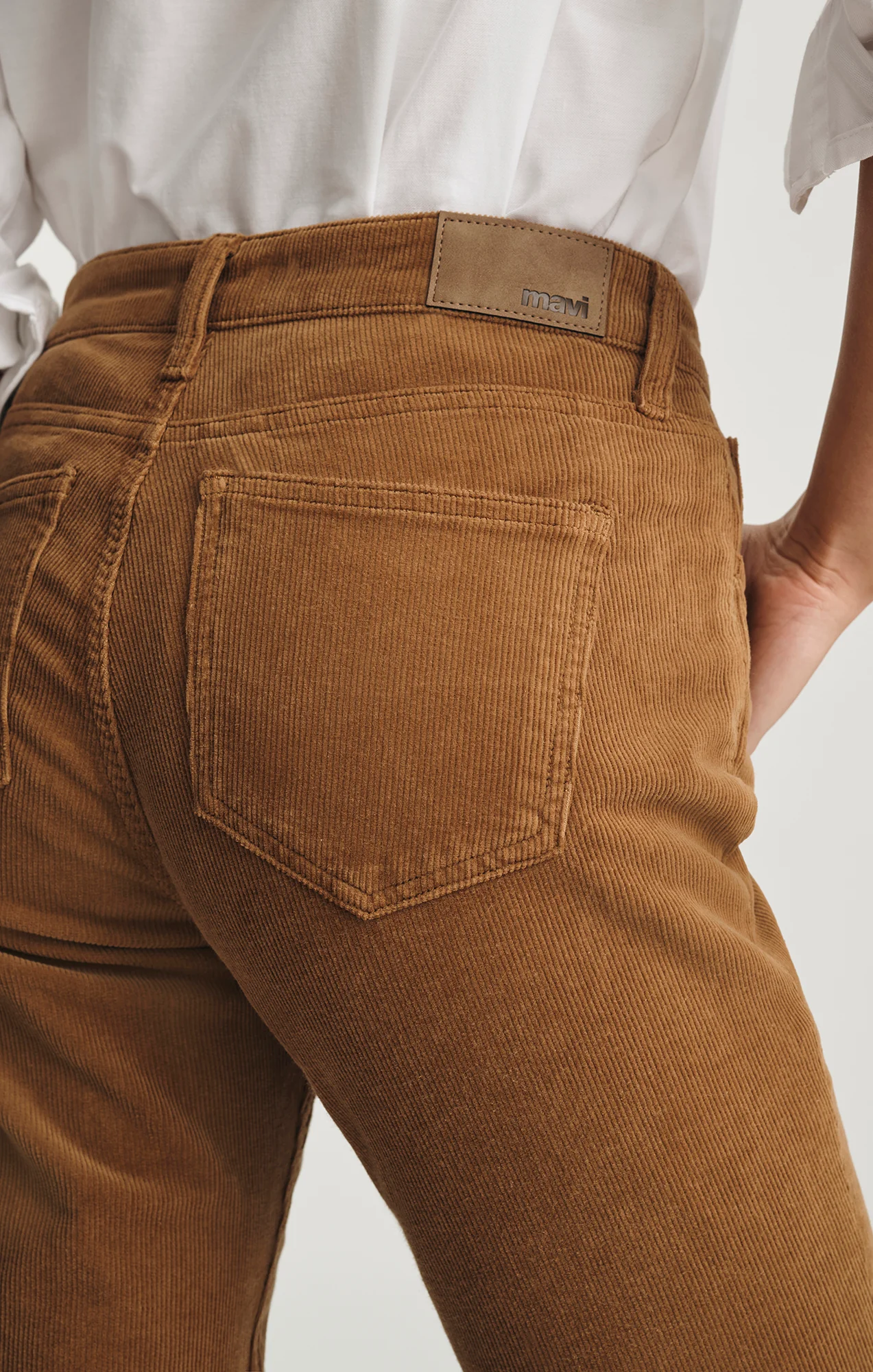 MOLLY BOOTCUT IN CAMEL CORD - Image 5