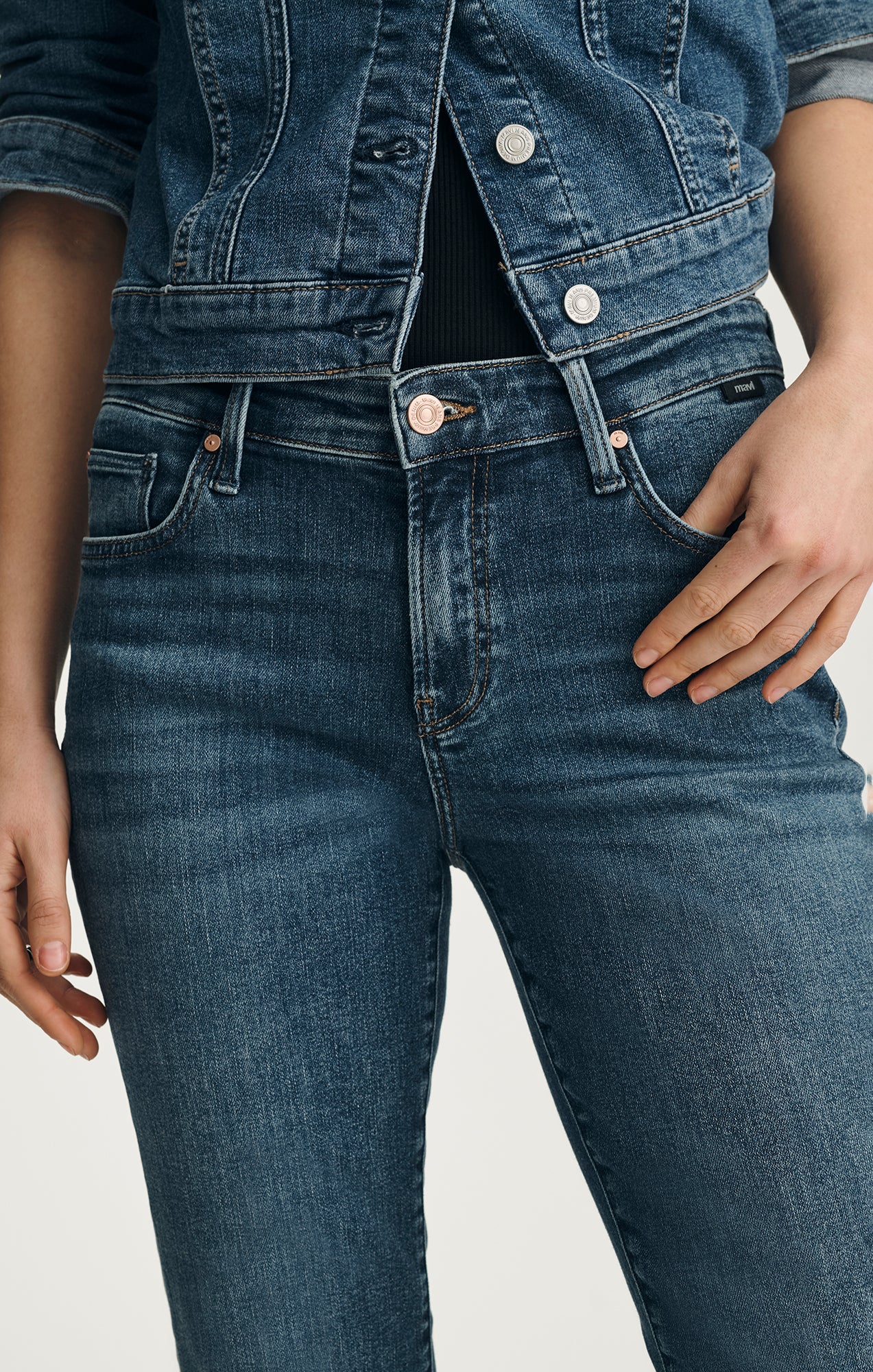 MOLLY BOOTCUT IN DARK BRUSHED FLEX BLUE - Image 6