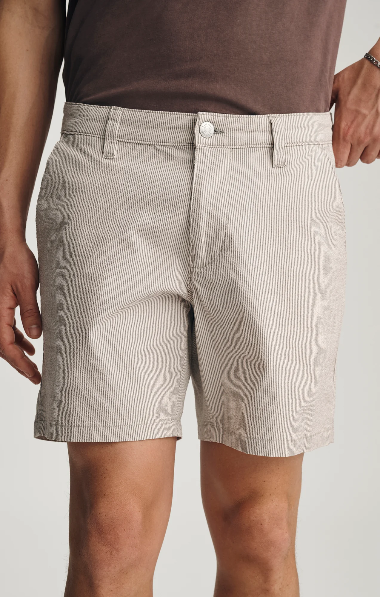 NATE CHINO SHORTS IN SAND SEERSUCKER - Image 5