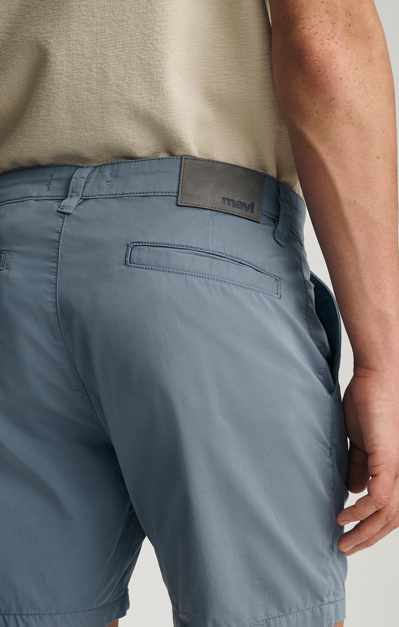 NATE CHINO SHORTS IN STEEL CITY SMART - Image 6