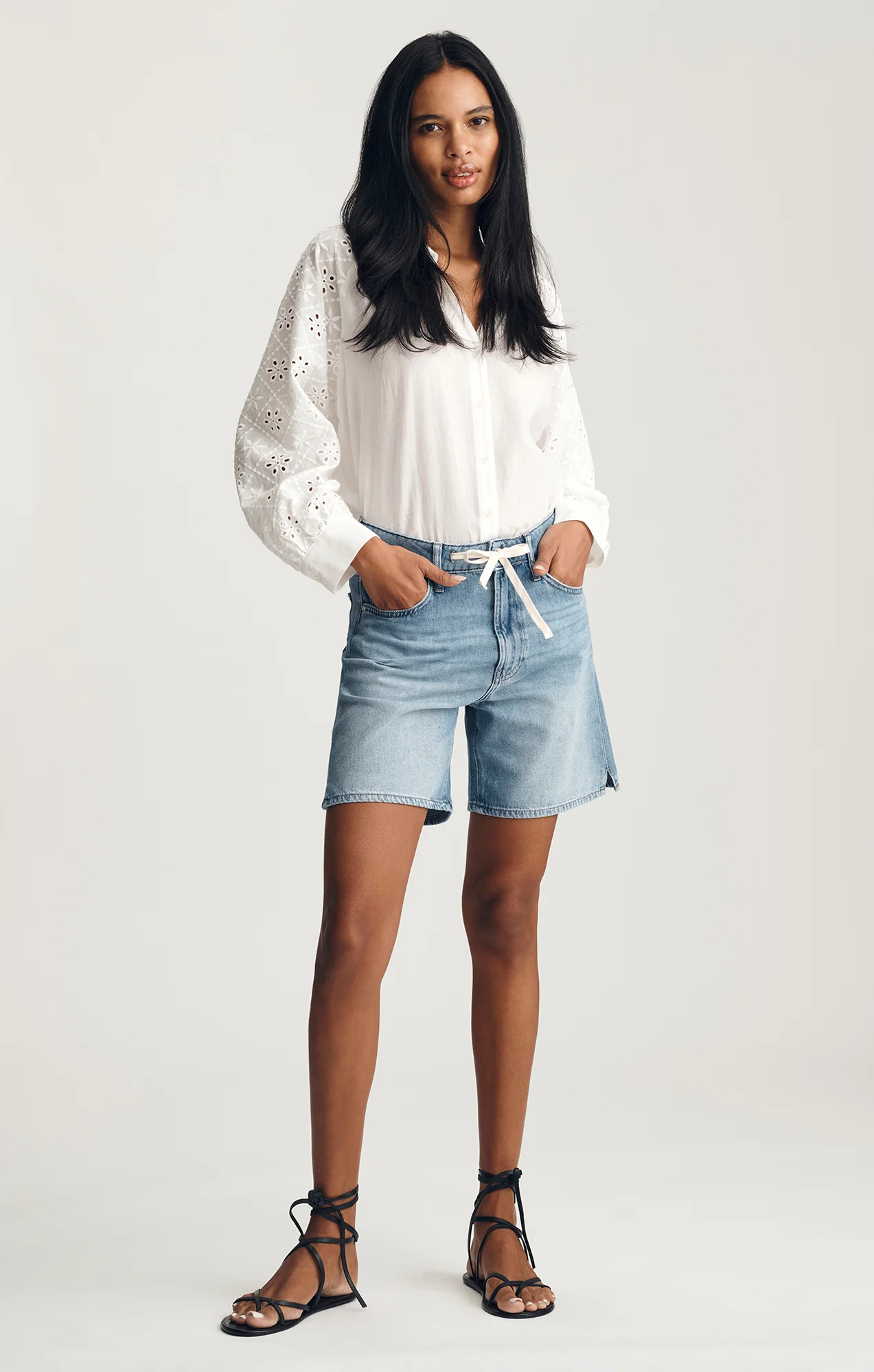 NELLA RELAXED SHORTS IN LIGHT BLUE WELL BLUE