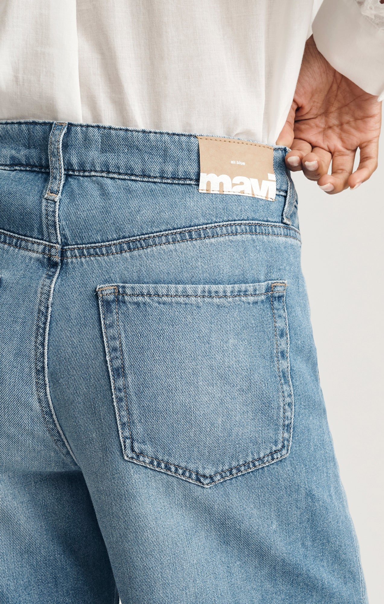 NELLA RELAXED SHORTS IN LIGHT BLUE WELL BLUE - Image 6