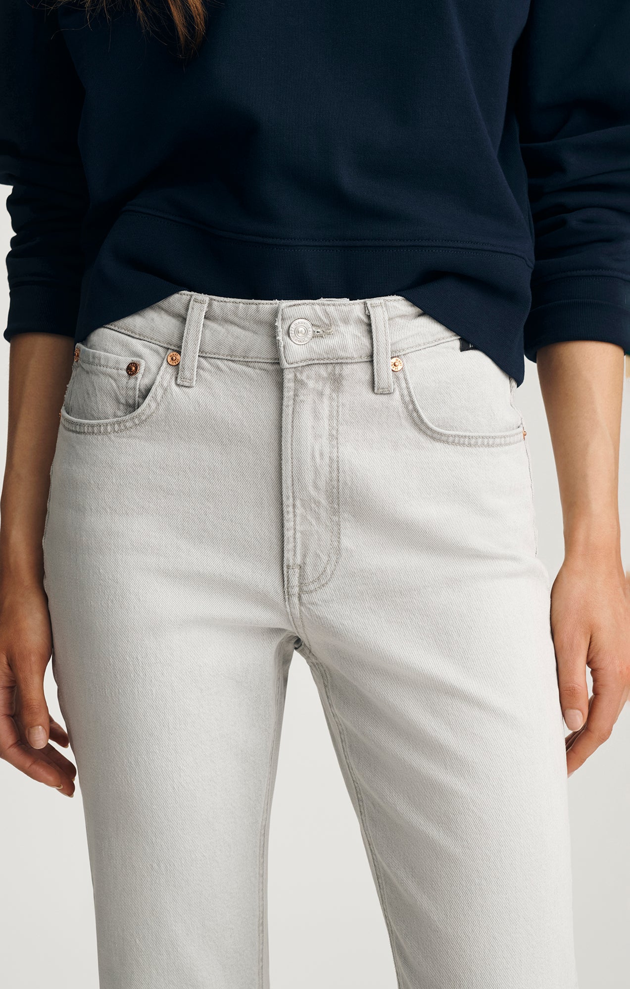 NEW YORK STRAIGHT LEG IN ICE GREY CLASSIC BLUE - Image 5
