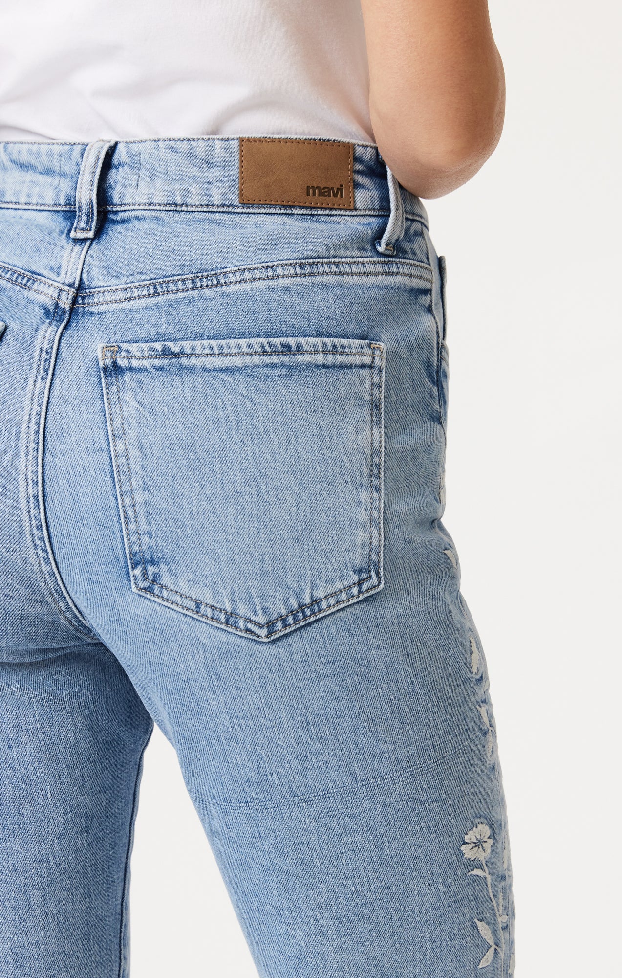 NEW YORK STRAIGHT LEG IN LIGHT BLUE BLOOM DENIM - Image 6