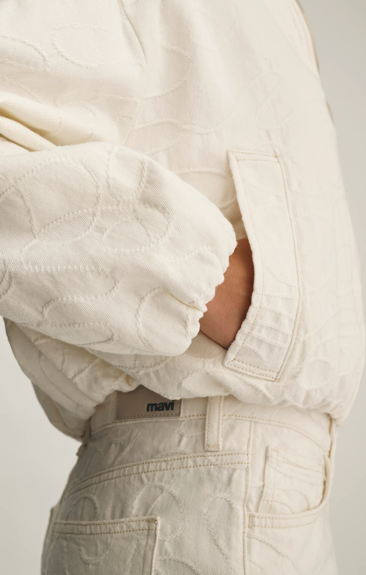 NICOLETTE BOMBER JACKET IN BEIGE EMBROIDERED DENIM - Image 4