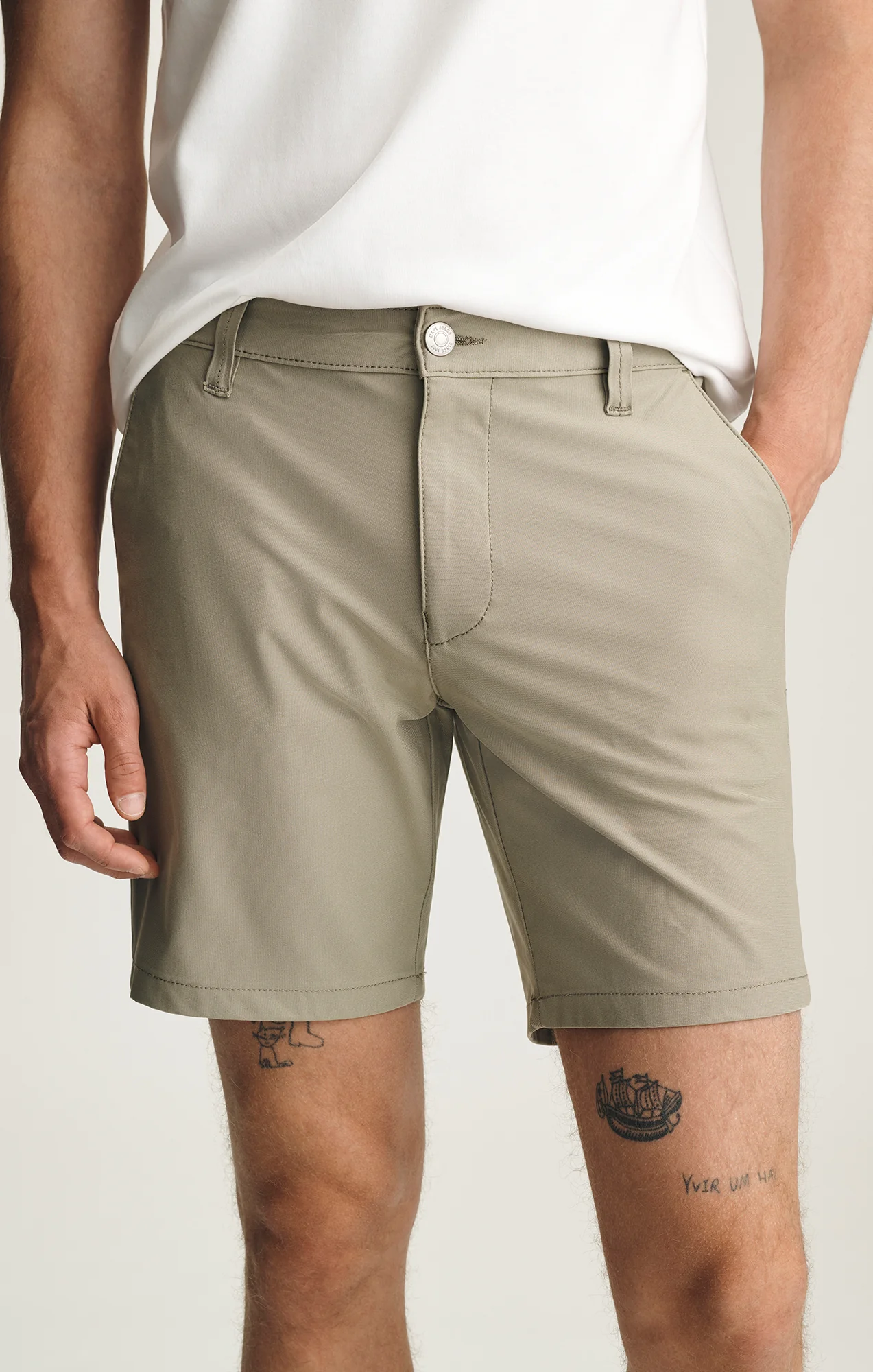 NOAH SHORTS IN BURNT OLIVE TECH - Image 5