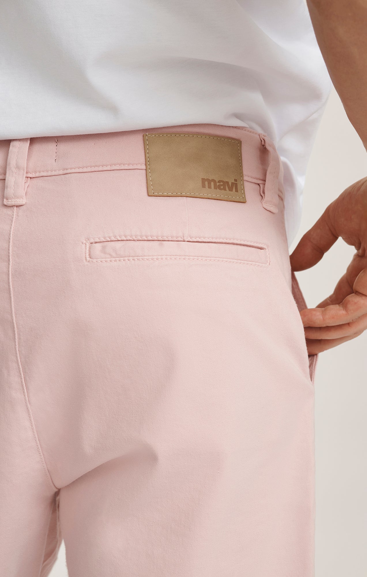 NOAH SHORTS IN FLAMINGO CASUAL TWILL - Image 4
