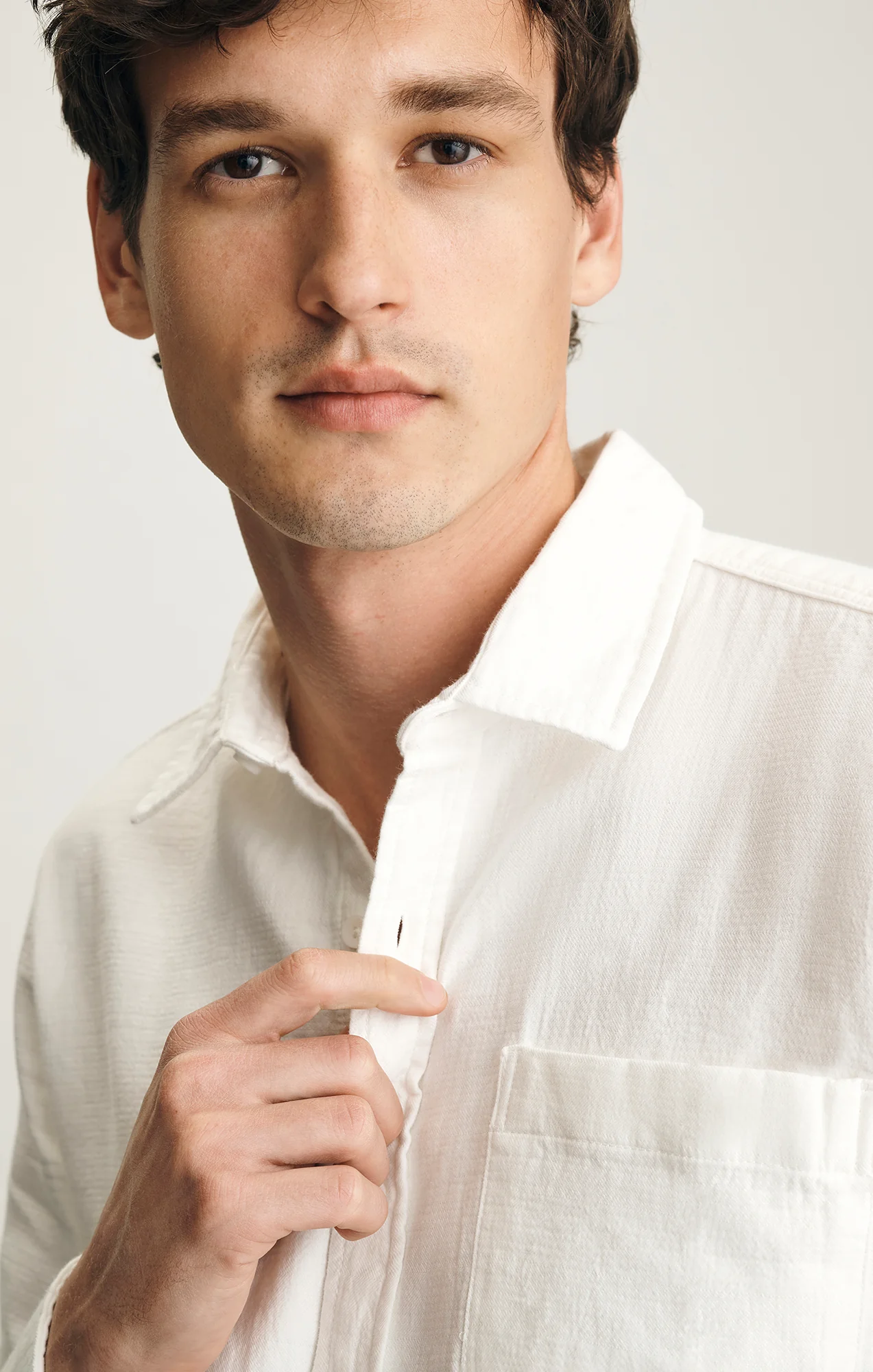 ONE POCKET BUTTON-UP SHIRT IN ANTIQUE WHITE - Image 3