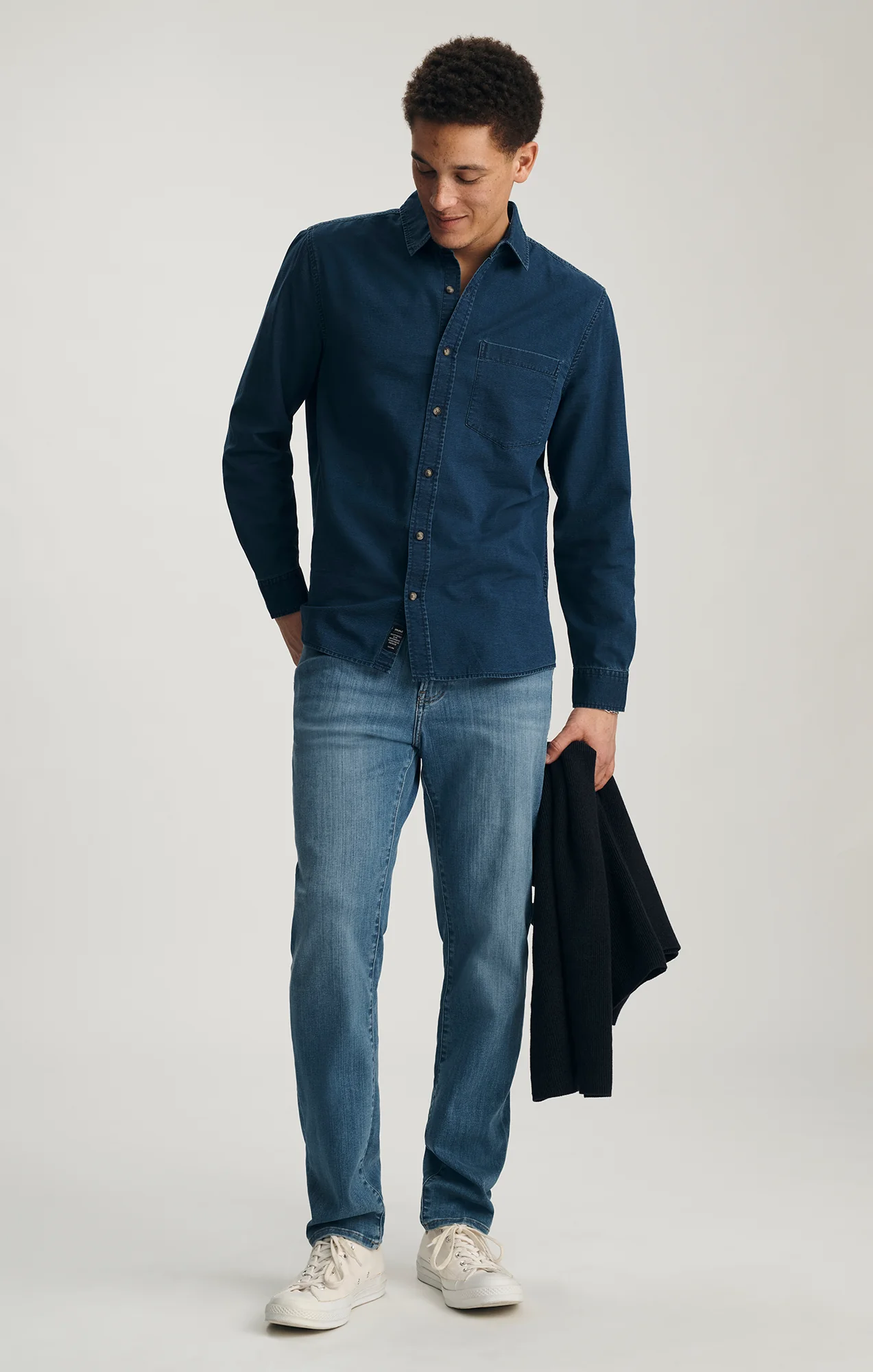 ONE POCKET BUTTON-UP SHIRT IN INDIGO - Image 3