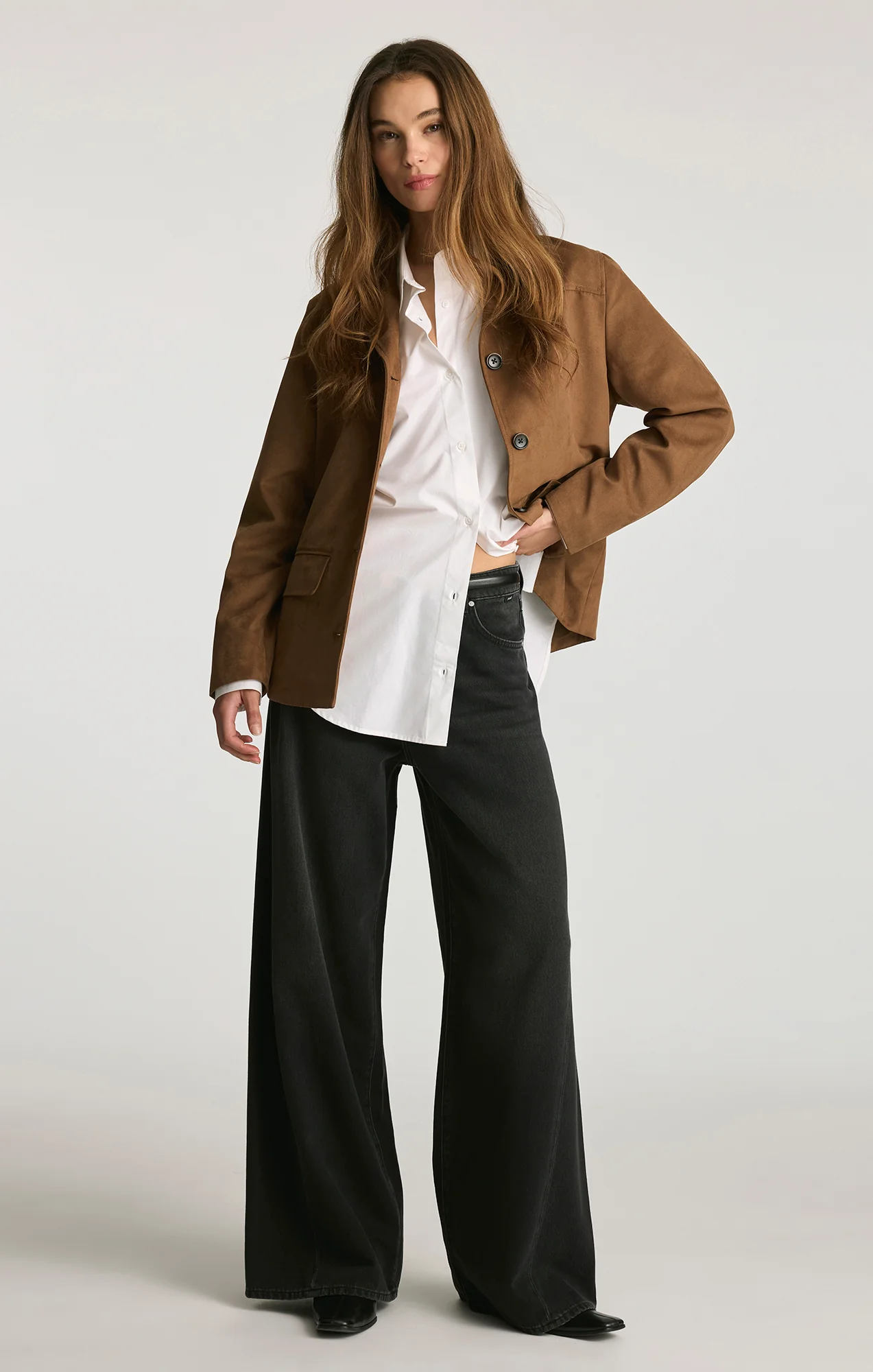 OVERSIZED BUTTON-UP SHIRT IN WHITE - Image 5