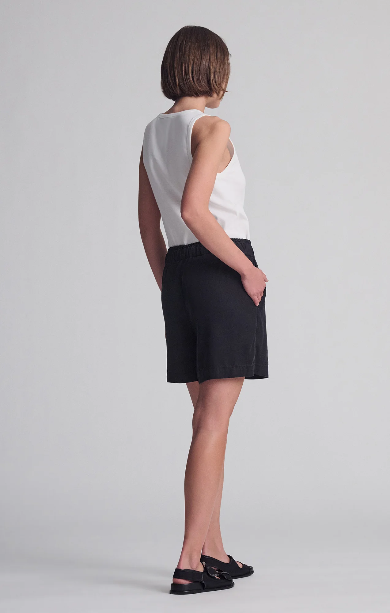 PENNY PLEATED SHORTS IN BLACK USED GOLD - Image 5