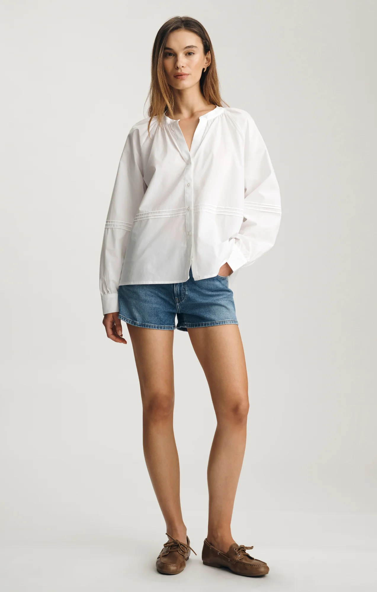 PINTUCK BALLOON SLEEVE SHIRT IN WHITE - Image 4