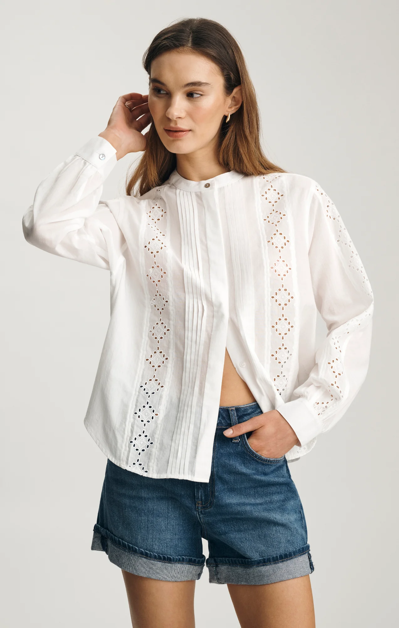 PINTUCK EYELET SHIRT IN WHITE