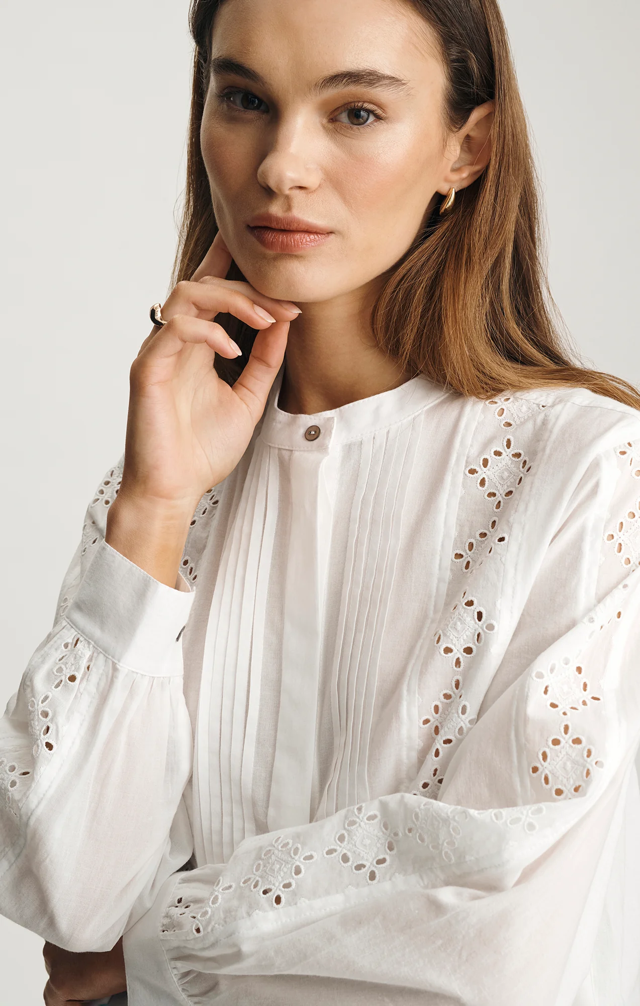 PINTUCK EYELET SHIRT IN WHITE - Image 3