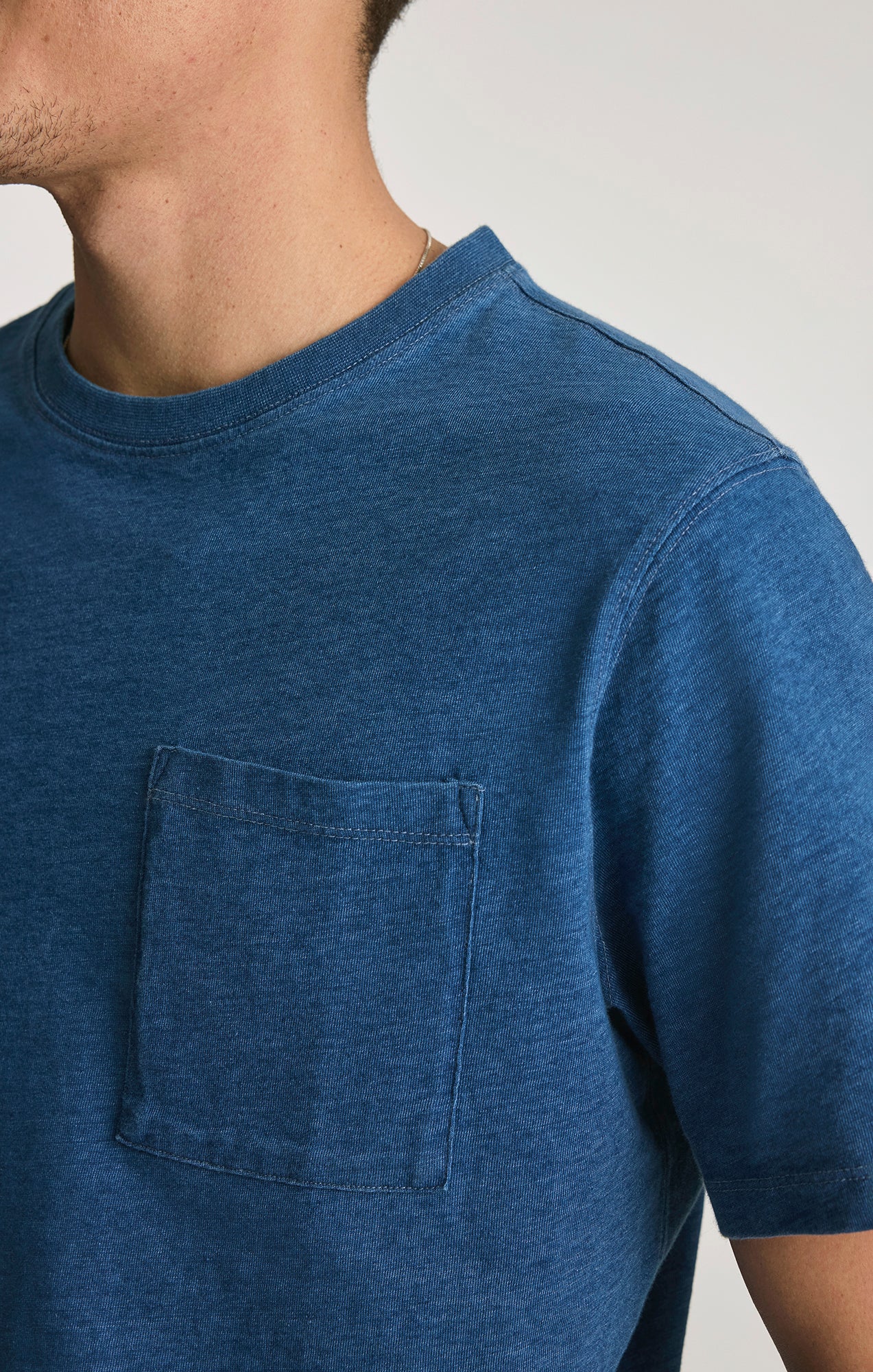 POCKET T-SHIRT IN INDIGO - Image 4