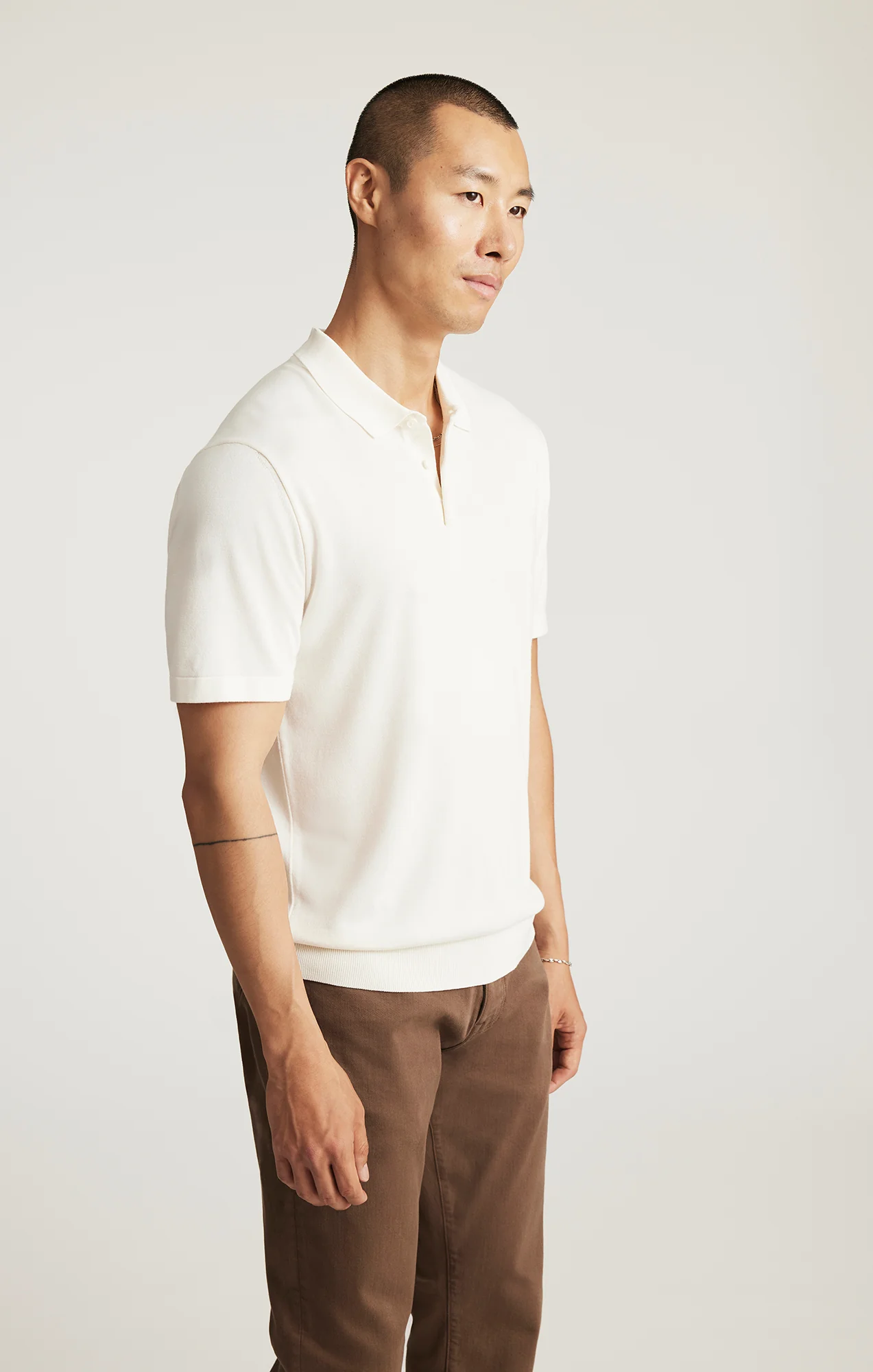 EDITION SHORT SLEEVE POLO SWEATER IN ANTIQUE WHITE - Image 2