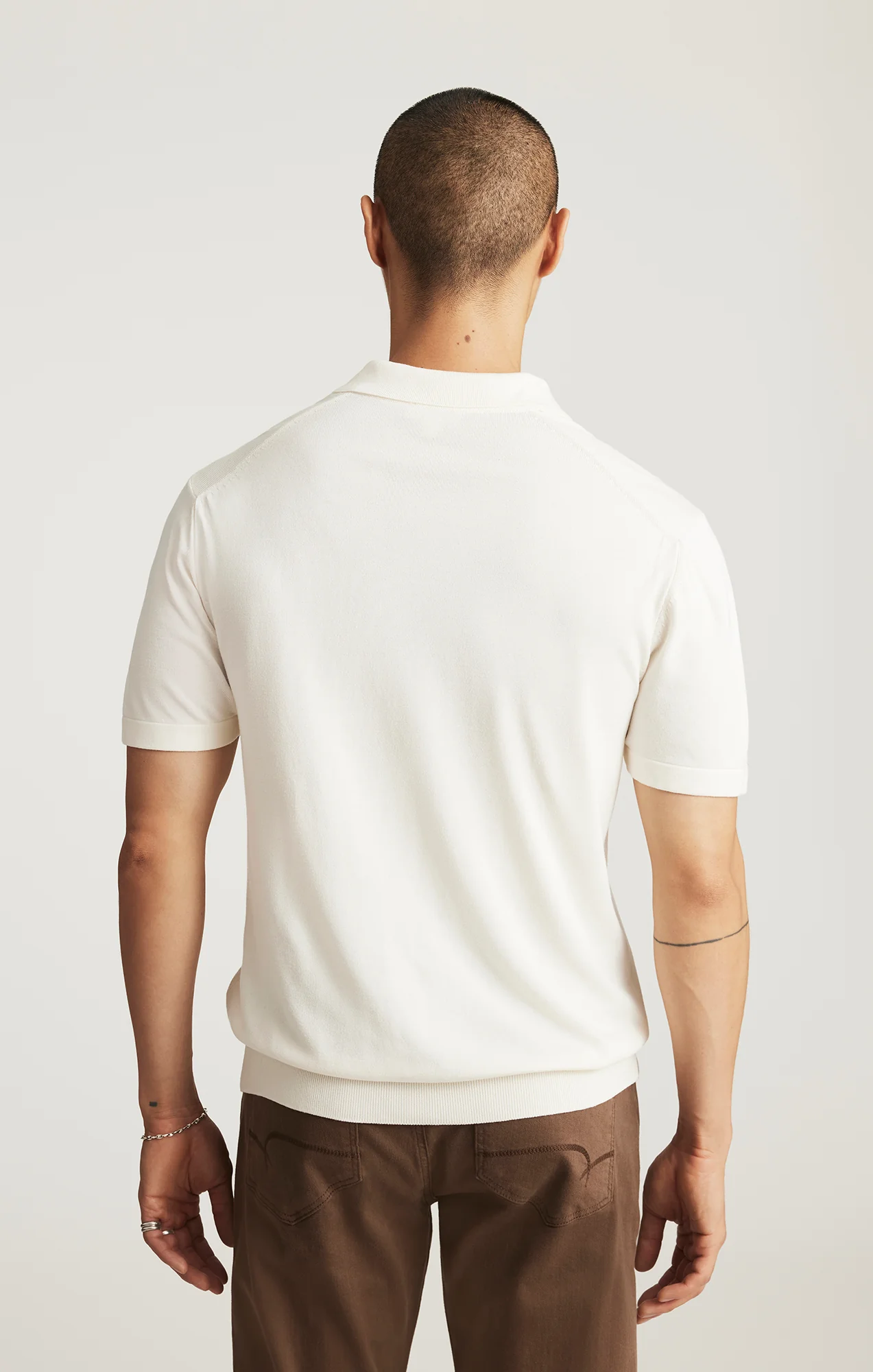 EDITION SHORT SLEEVE POLO SWEATER IN ANTIQUE WHITE - Image 3