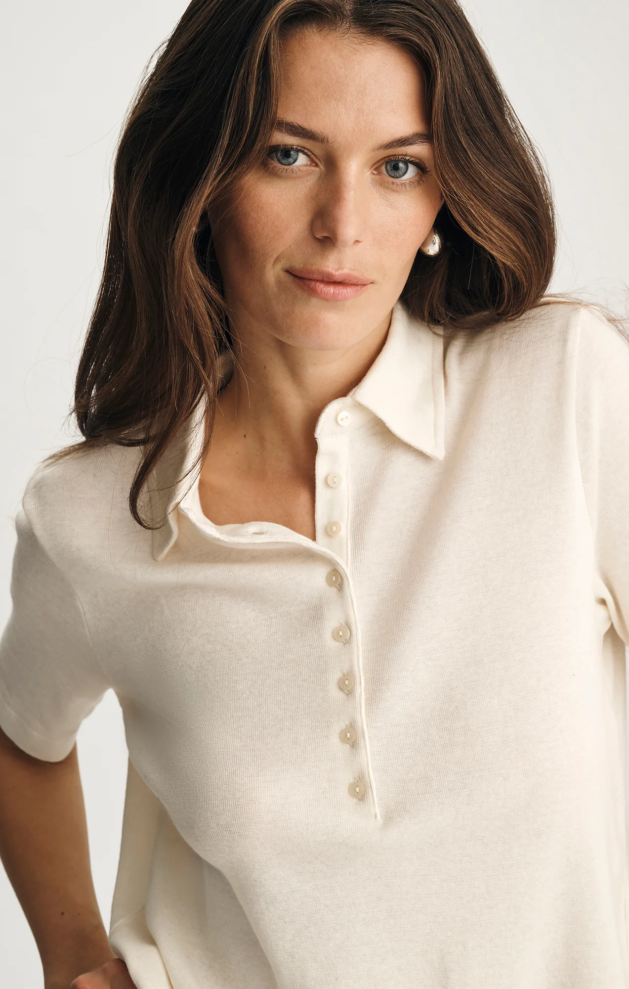 EDITION POLO T-SHIRT IN BUTTERCREAM - Image 3