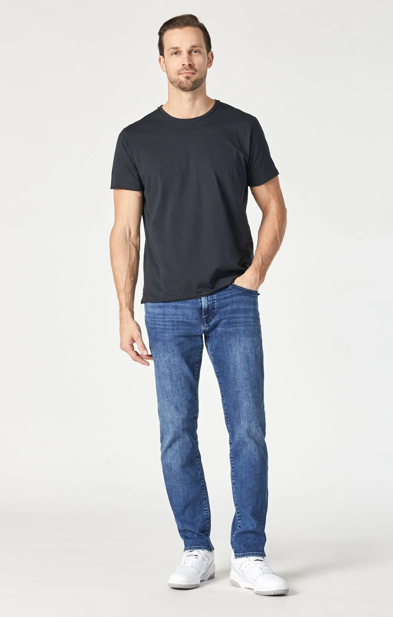 RAW EDGE NECK T-SHIRT IN BLACK - Image 4