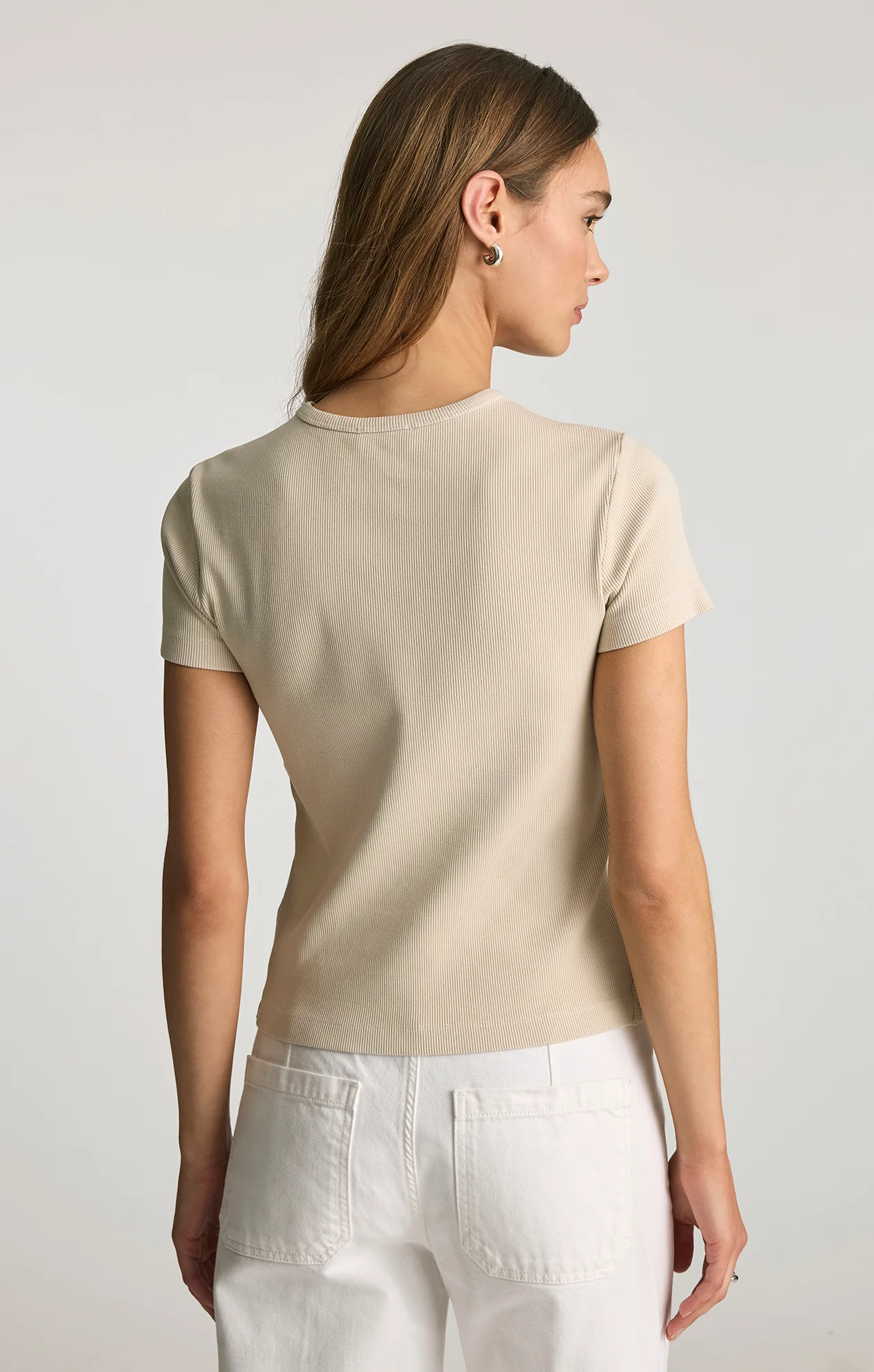 RIBBED CREW NECK T-SHIRT IN OYSTER GRAY - Image 2