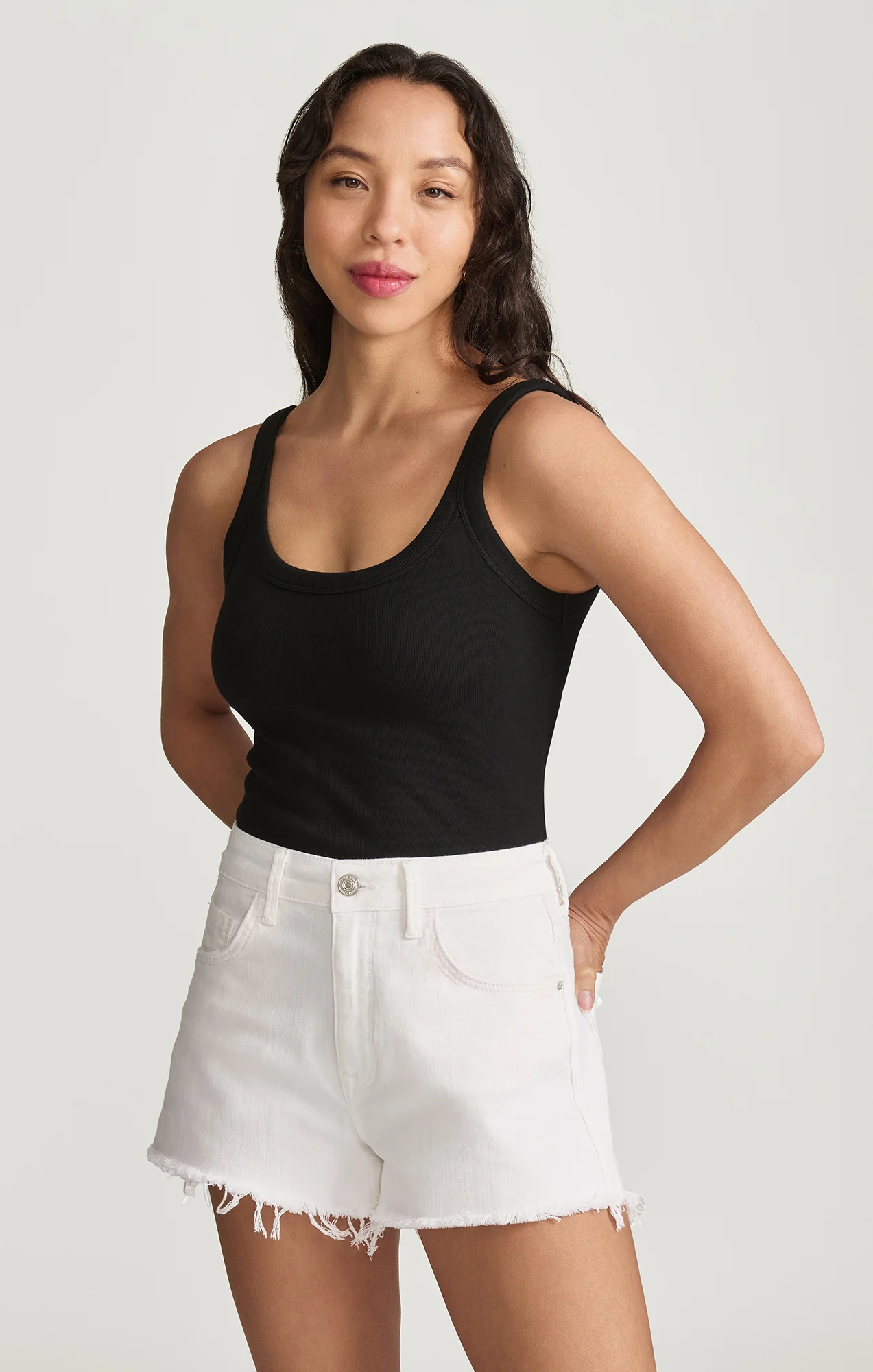 ROSIE BOYFRIEND SHORT IN WHITE RIPPED STRETCH - Image 3