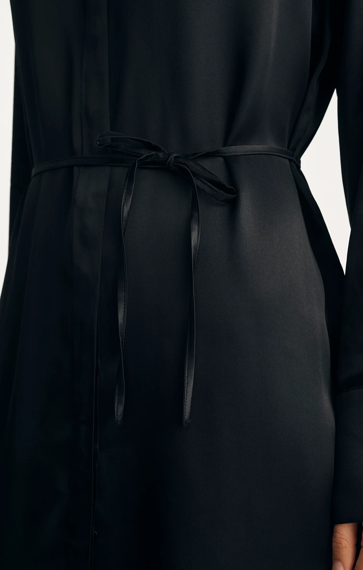 SATIN BUTTON-FRONT MINI DRESS IN BLACK - Image 4