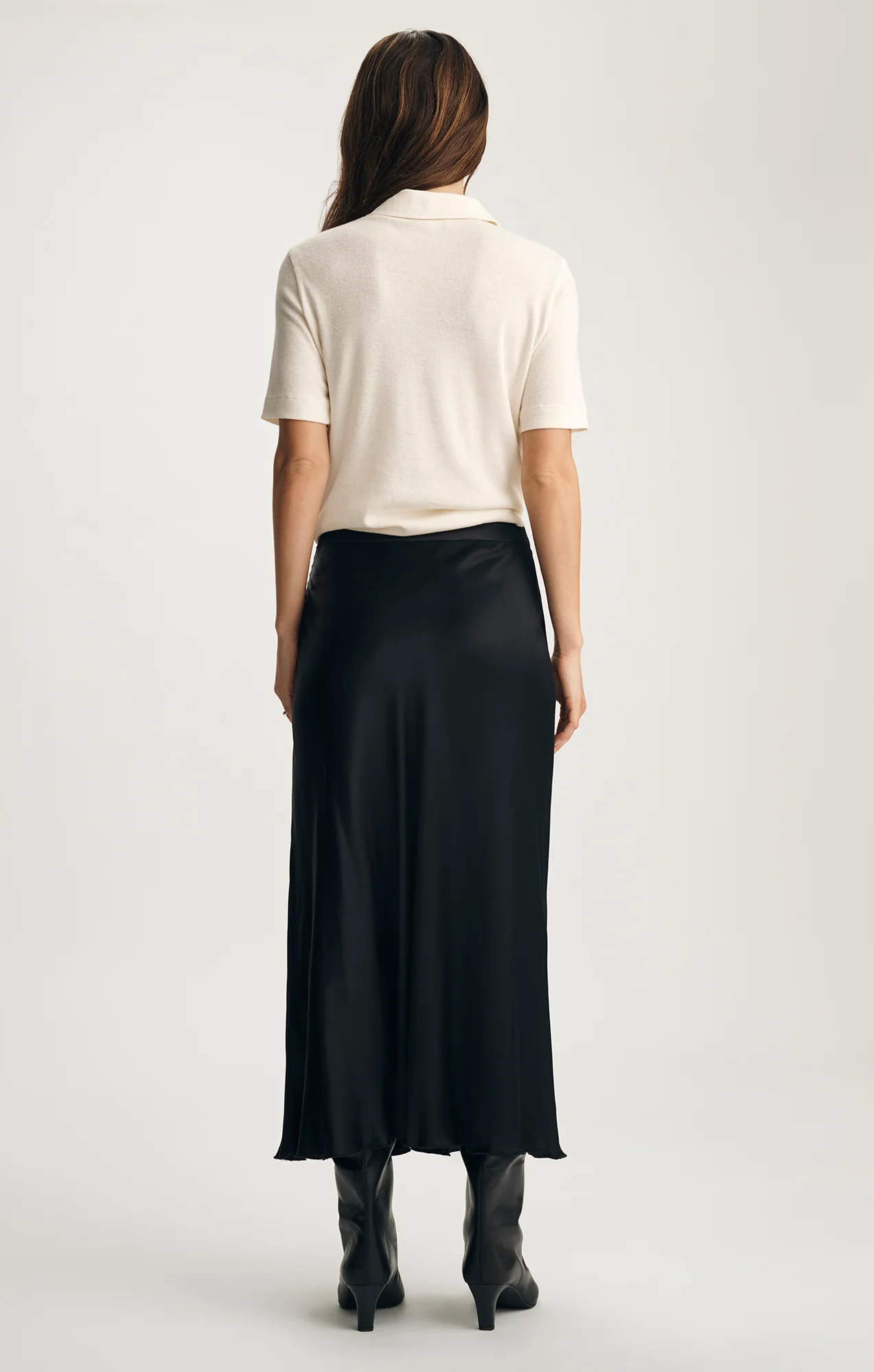 SATIN MIDI SKIRT IN BLACK - Image 4