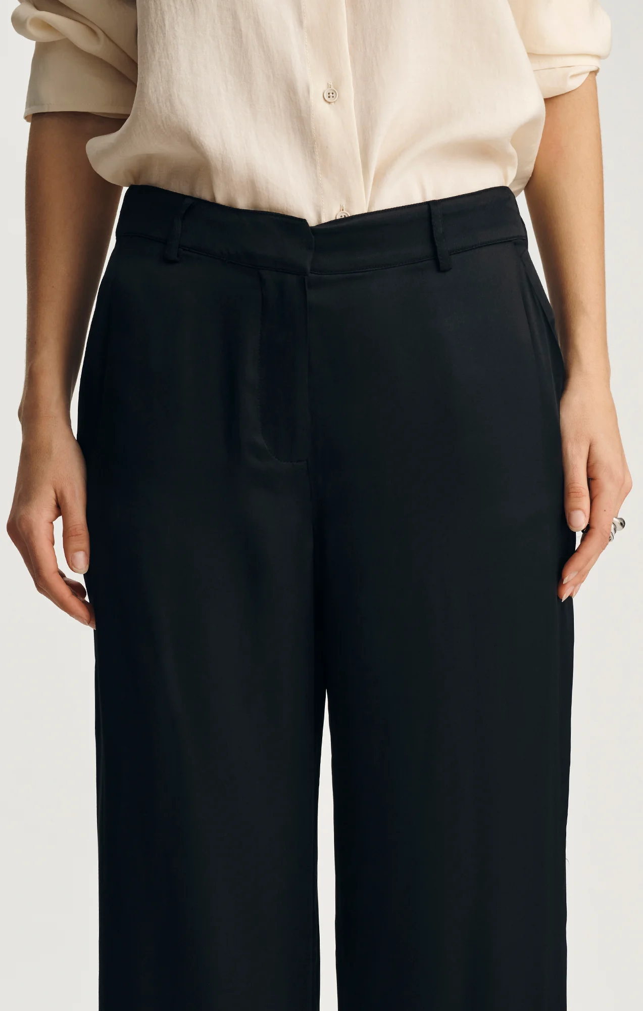 SATIN WIDE LEG PANTS IN BLACK - Image 6