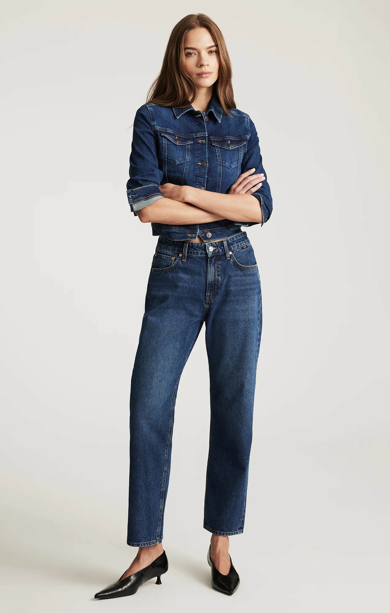 SAVANNAH STRAIGHT LEG IN DEEP BRUSHED CLASSIC DENIM