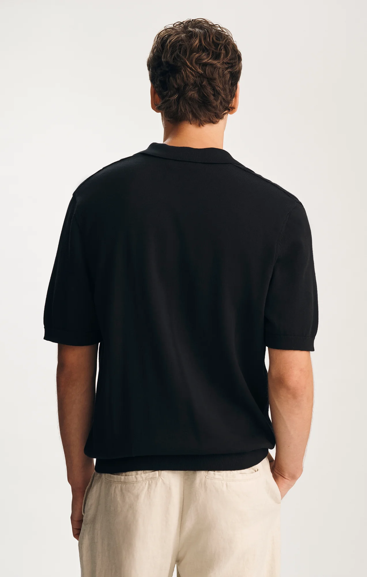 SHORT SLEEVE POLO SWEATER IN BLACK - Image 2
