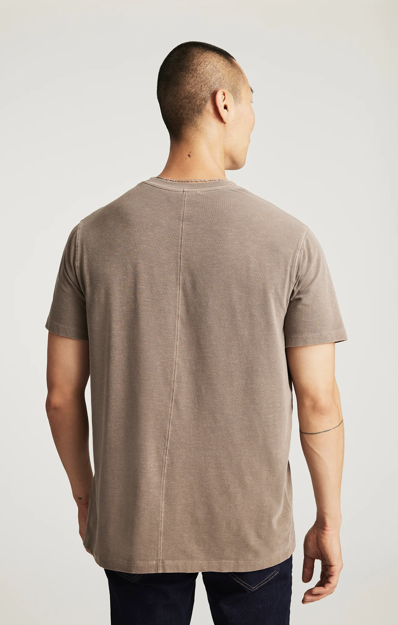 EDITION SHORT SLEEVE T-SHIRT IN SHITAKE - Image 2