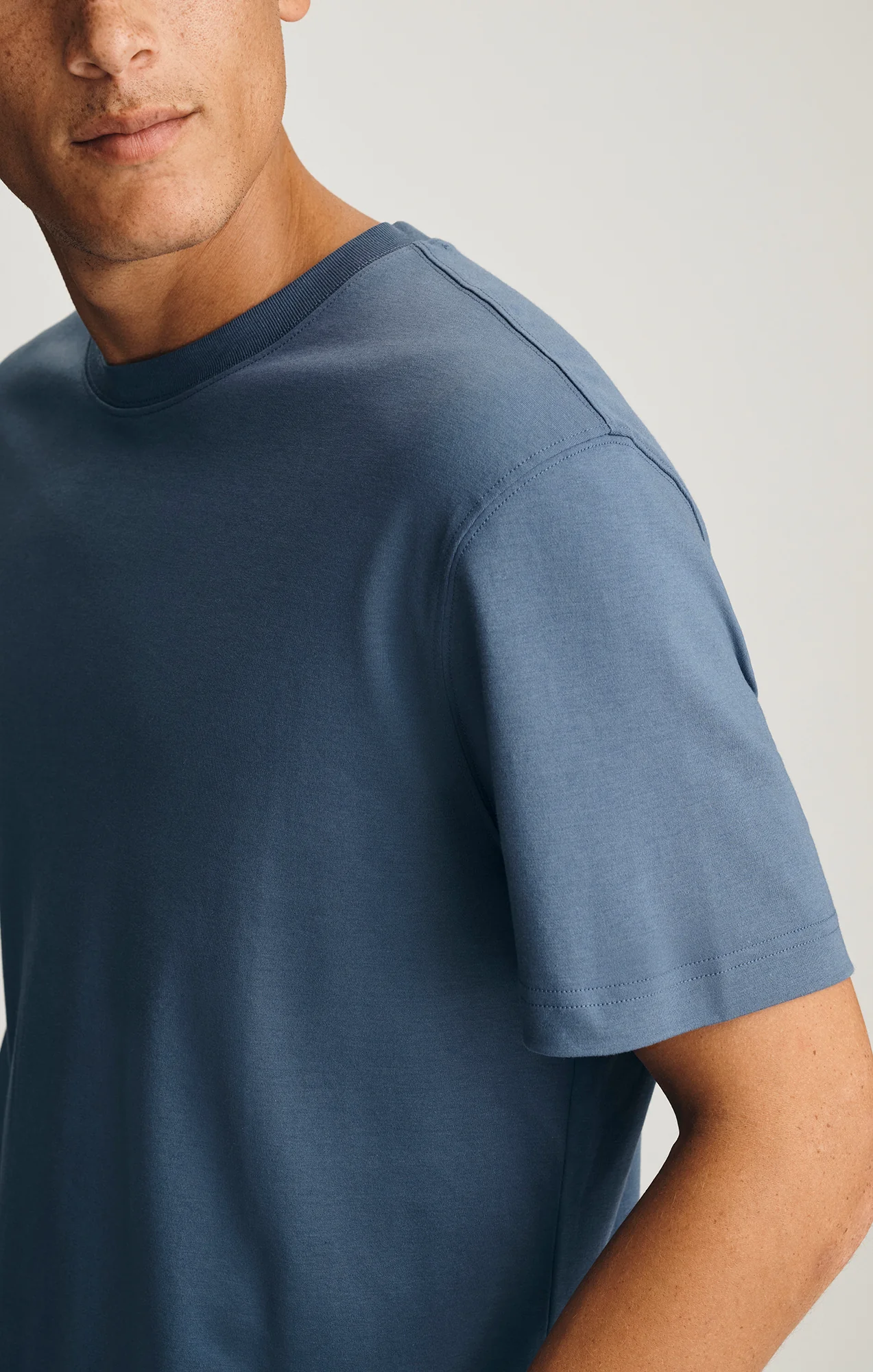 BASIC SHORT SLEEVE T-SHIRT IN VINTAGE INDIGO - Image 3