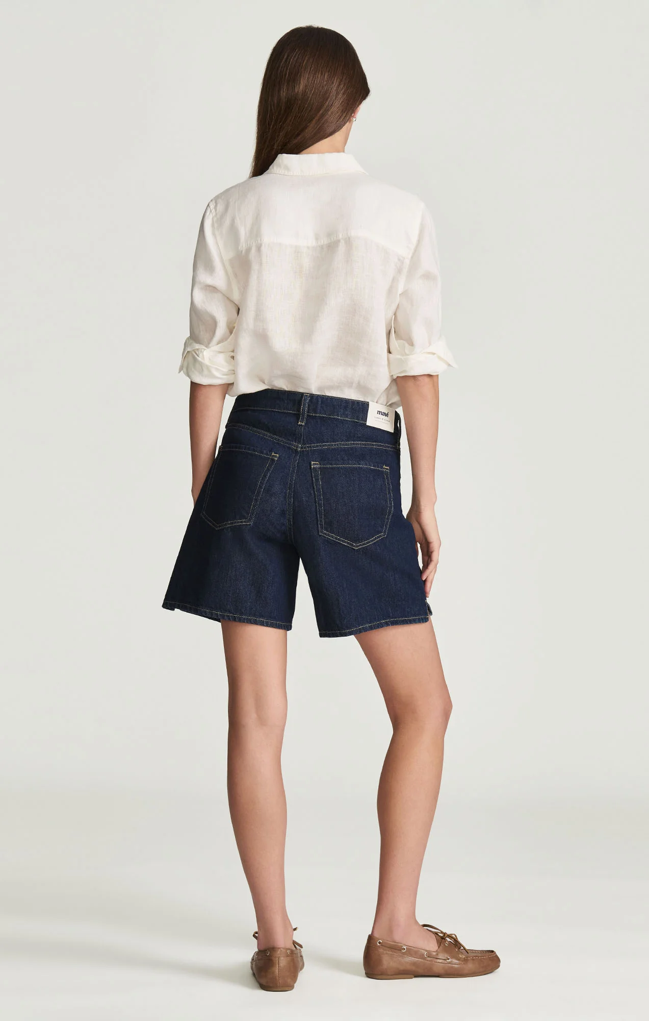 SIENA RELAXED SHORTS IN RINSE CLASSIC DENIM - Image 2