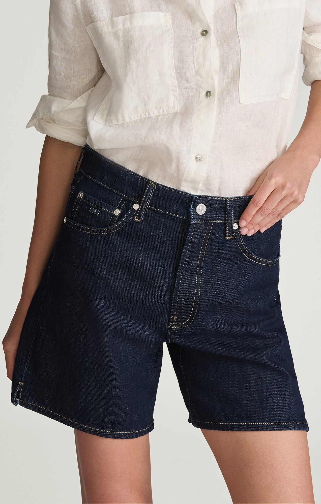 SIENA RELAXED SHORTS IN RINSE CLASSIC DENIM - Image 5