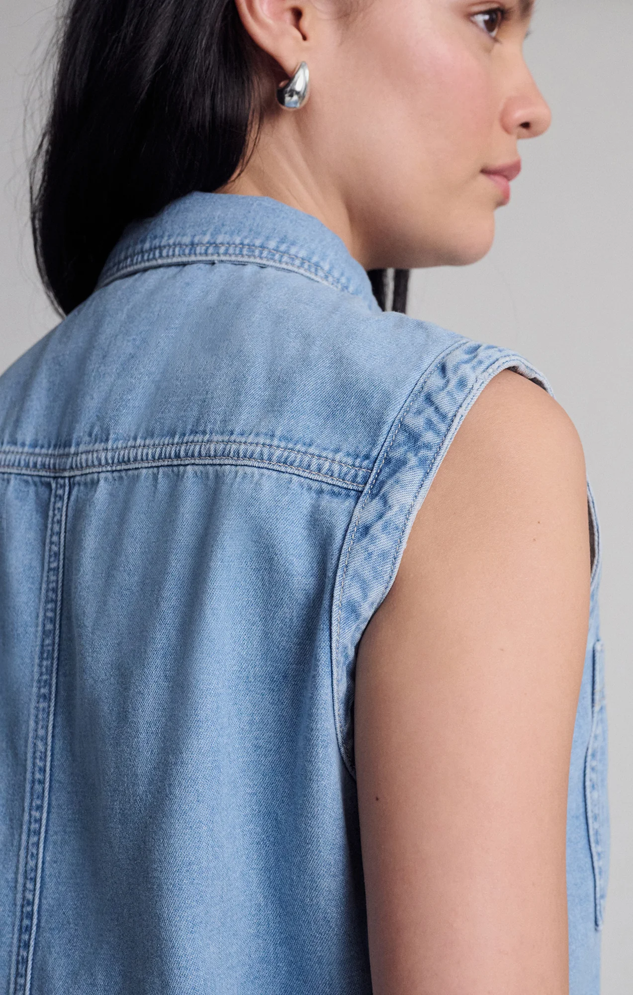 SIMLA POCKET DRESS IN LIGHT BLUE GOLD - Image 3